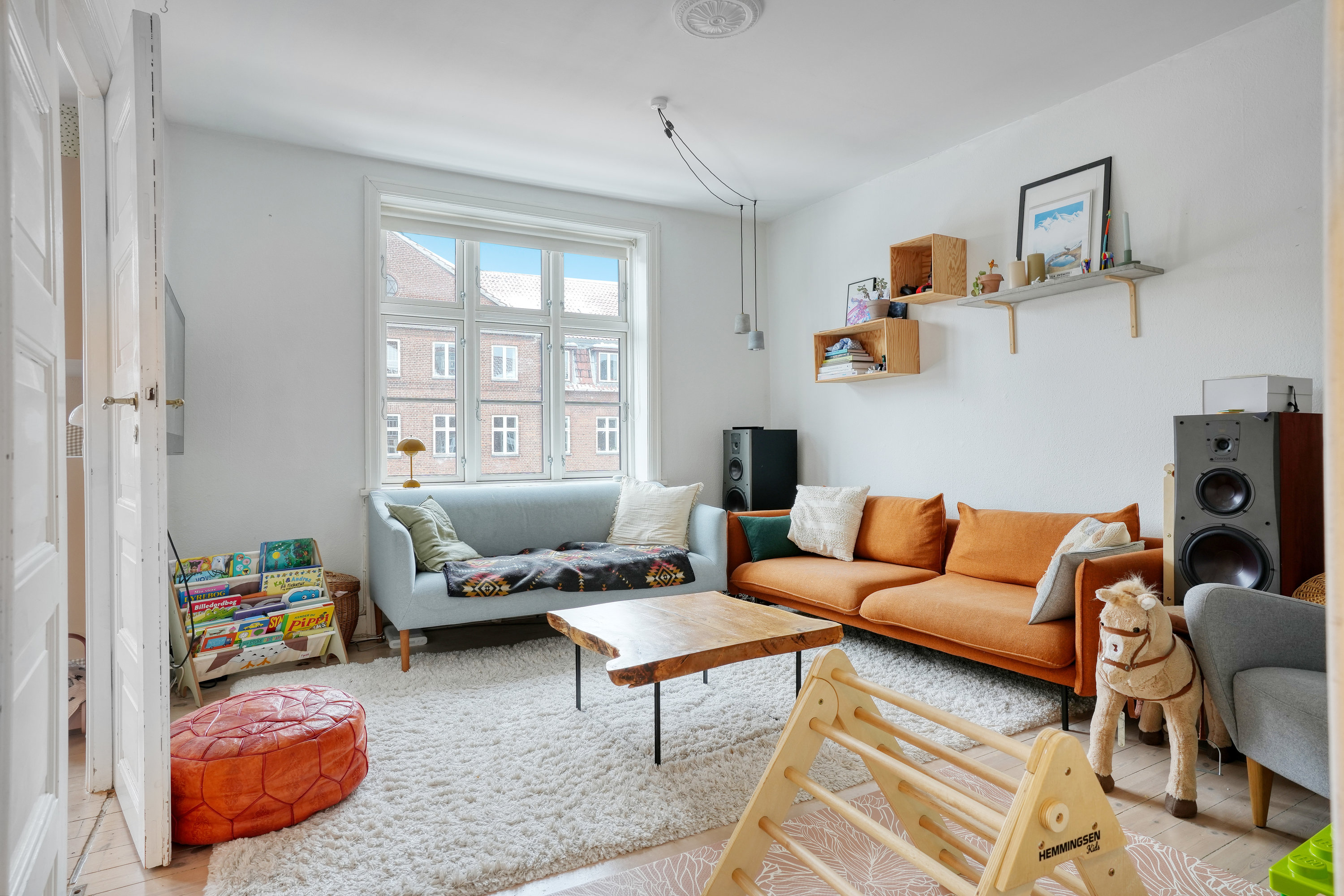 Fremhævet stue billede i fuldskærmstilstand. Billede af Vigerslevvej 39, 1. tv., 2500 Valby