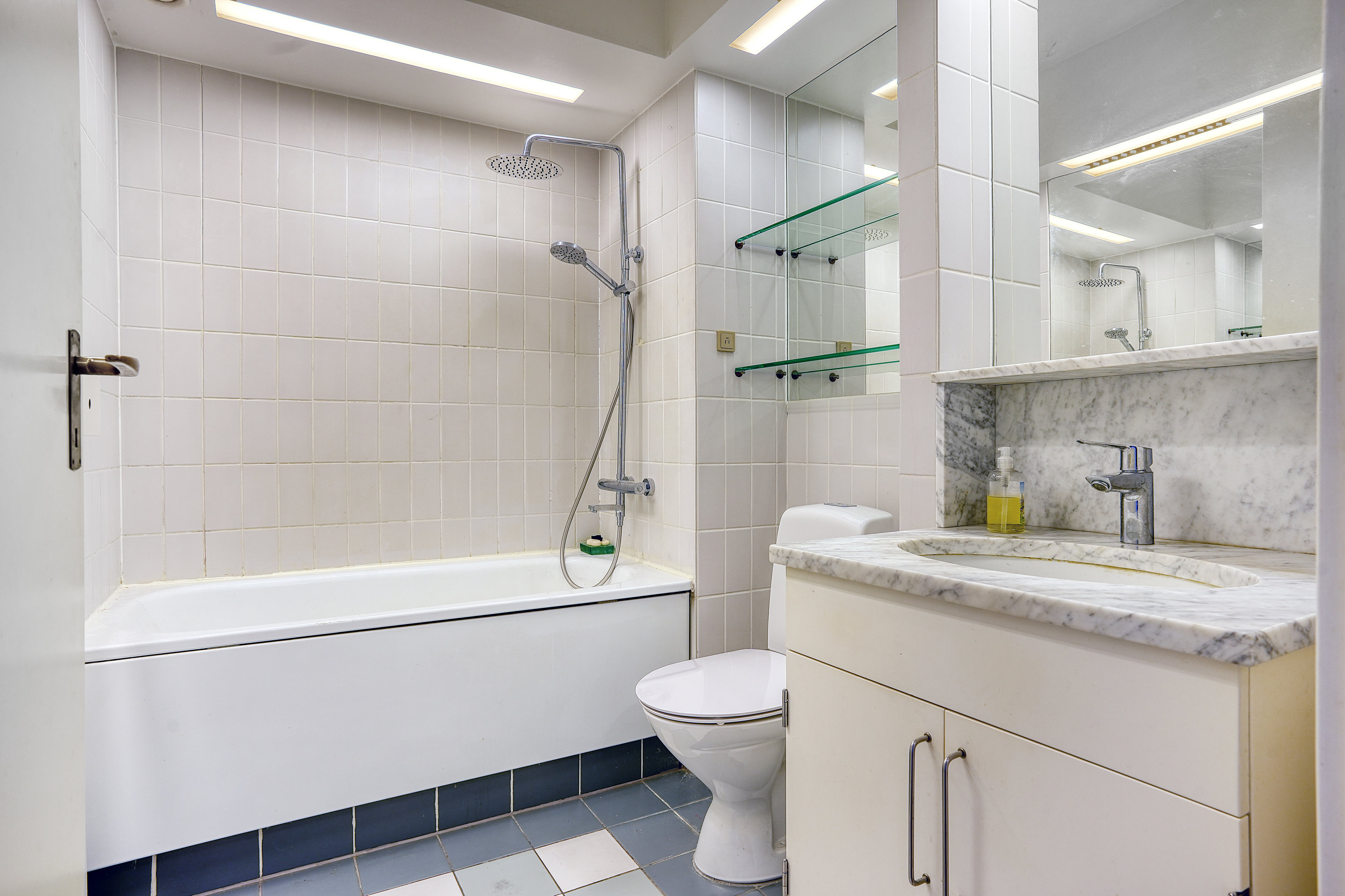 Fremhævet badeværelse billede i fuldskærmstilstand. Billede af Helsingborggade 7, st.. th., 2100 København Ø