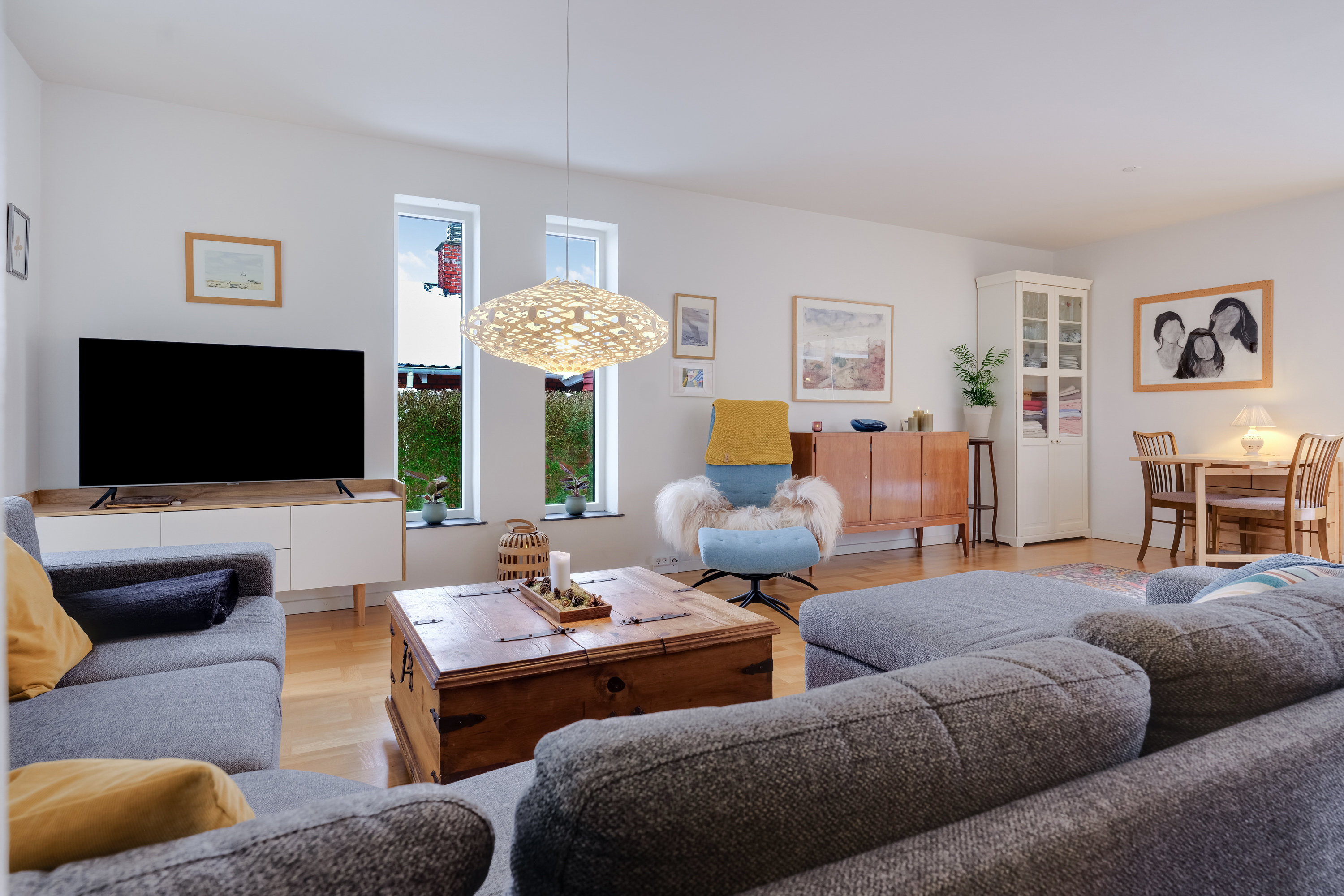 Fremhævet stue billede i fuldskærmstilstand. Billede af Pilevej 28, 5800 Nyborg