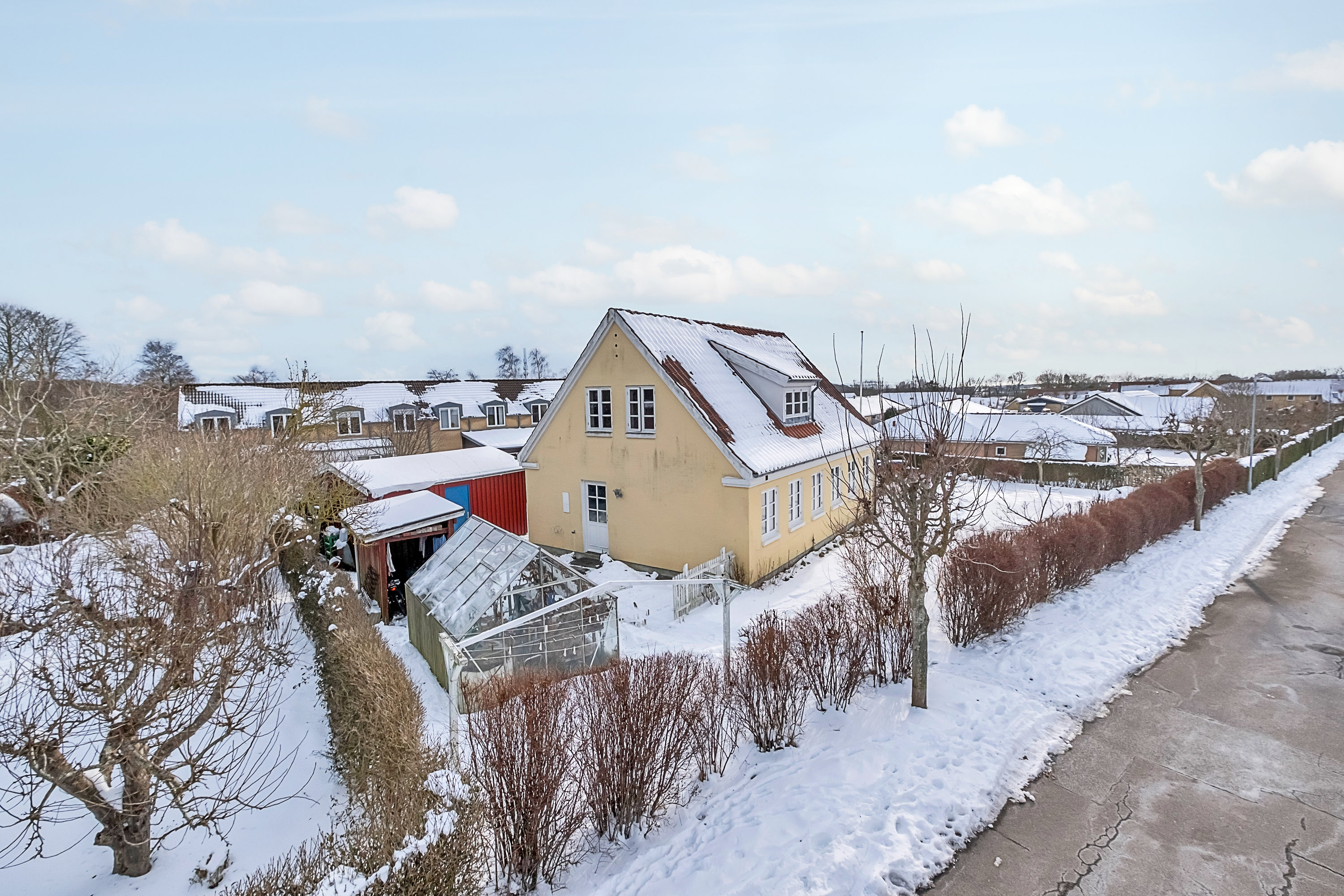 Fremhævet facade billede i fuldskærmstilstand. Billede af Sensommervej 133, 8530 Hjortshøj