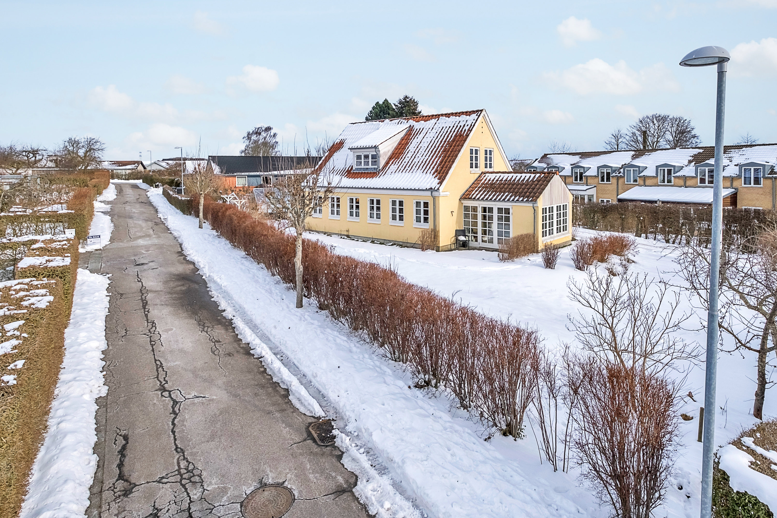 Fremhævet facade billede i fuldskærmstilstand. Billede af Sensommervej 133, 8530 Hjortshøj