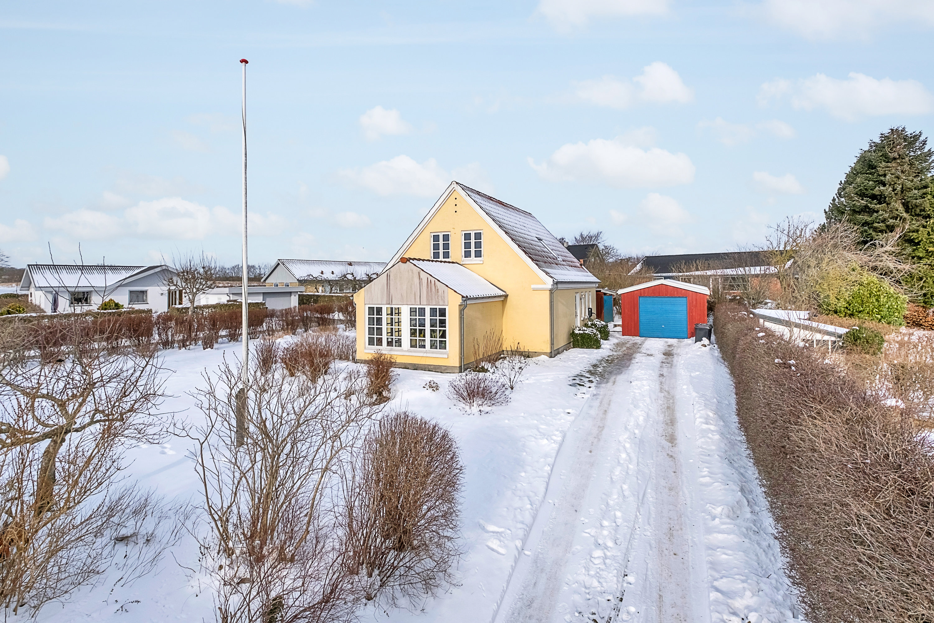 Fremhævet facade billede i fuldskærmstilstand. Billede af Sensommervej 133, 8530 Hjortshøj