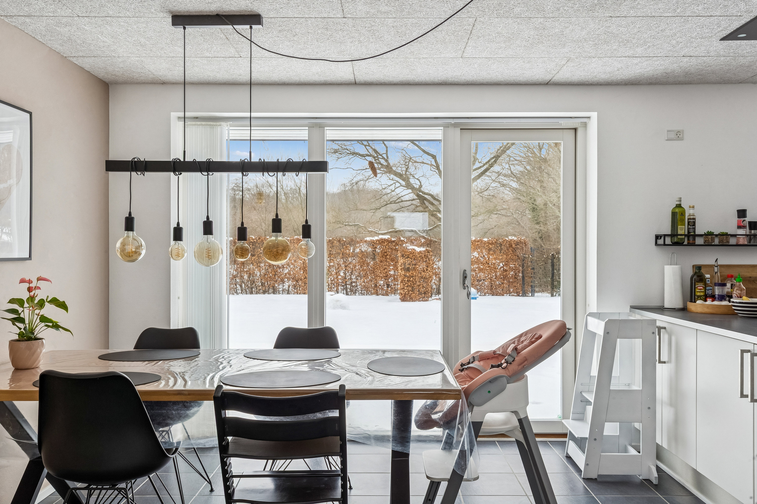 Fremhævet stue billede i fuldskærmstilstand. Billede af Dyrhøj 9, 6300 Gråsten