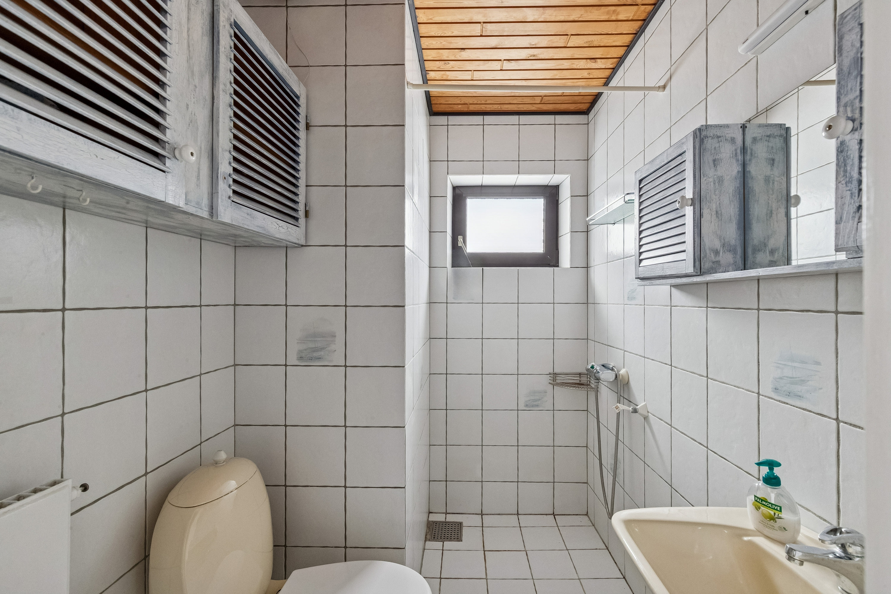 Fremhævet badeværelse billede i fuldskærmstilstand. Billede af Mosevej 1, 6320 Egernsund