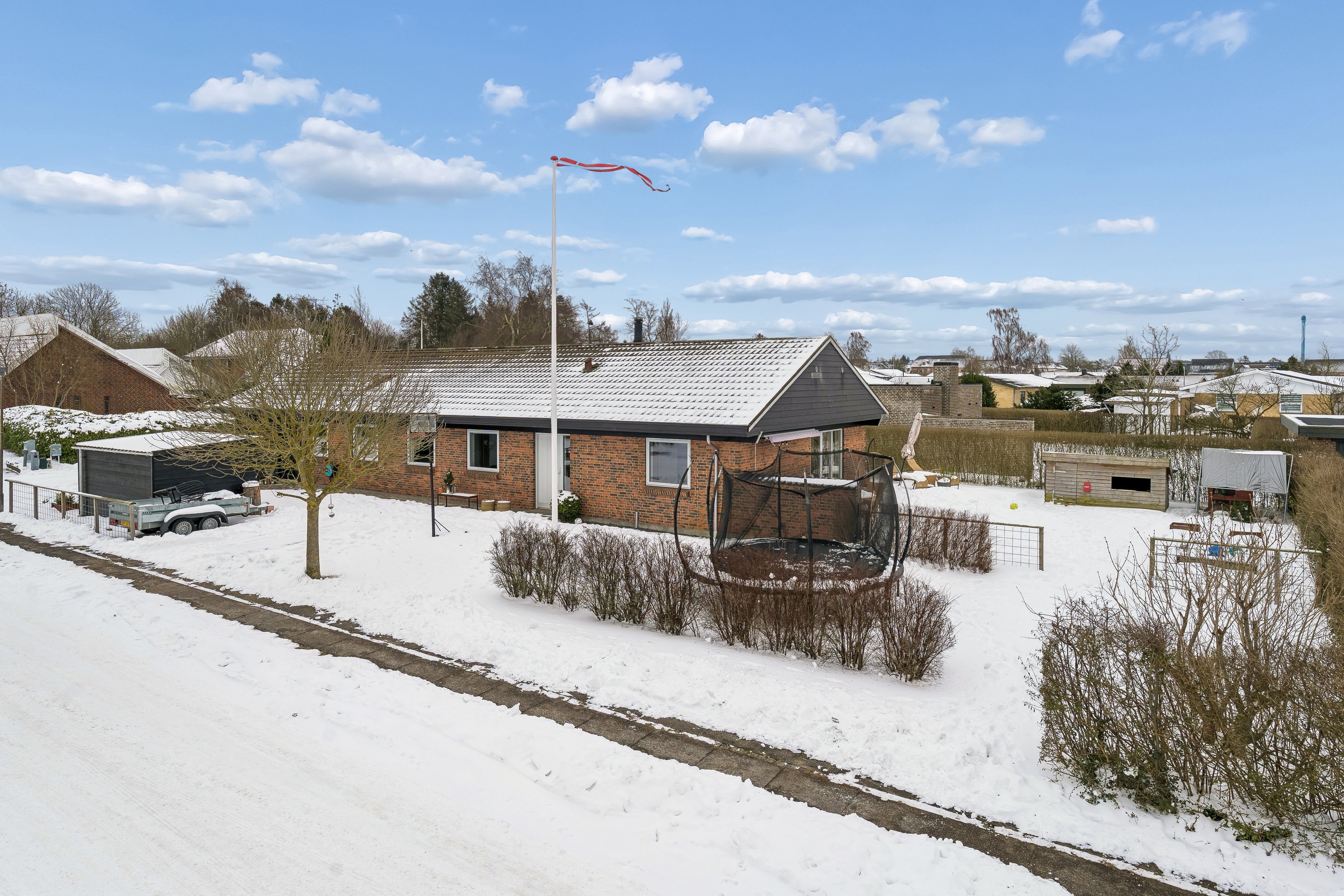 Miniaturebillede 1: ejendommen. Billede af Fasanvej 12, 8723 Løsning