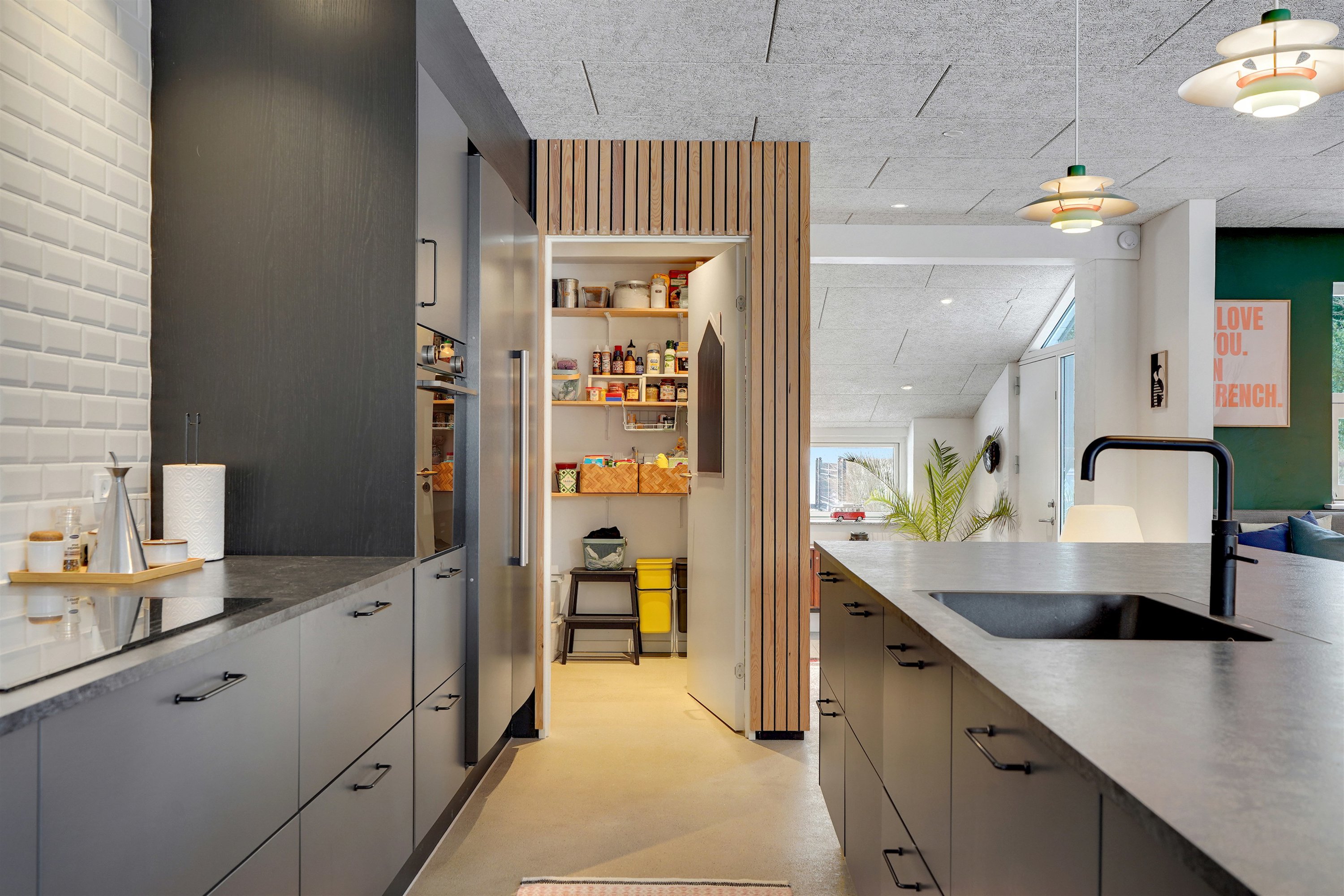 Fremhævet køkken billede i fuldskærmstilstand. Billede af Skovparken 410, 7190 Billund