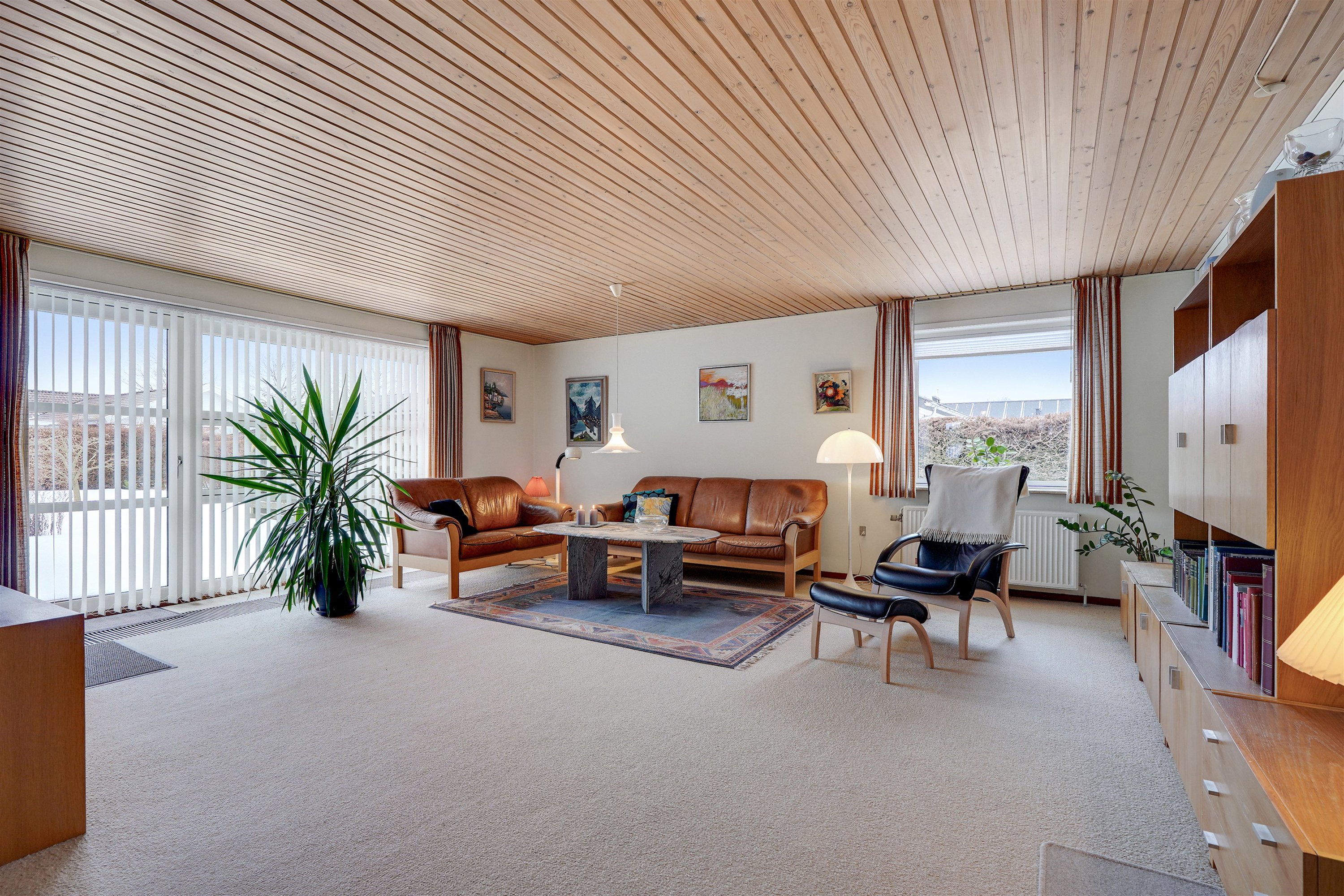 Fremhævet stue billede i fuldskærmstilstand. Billede af Sønderkær 214, 7190 Billund