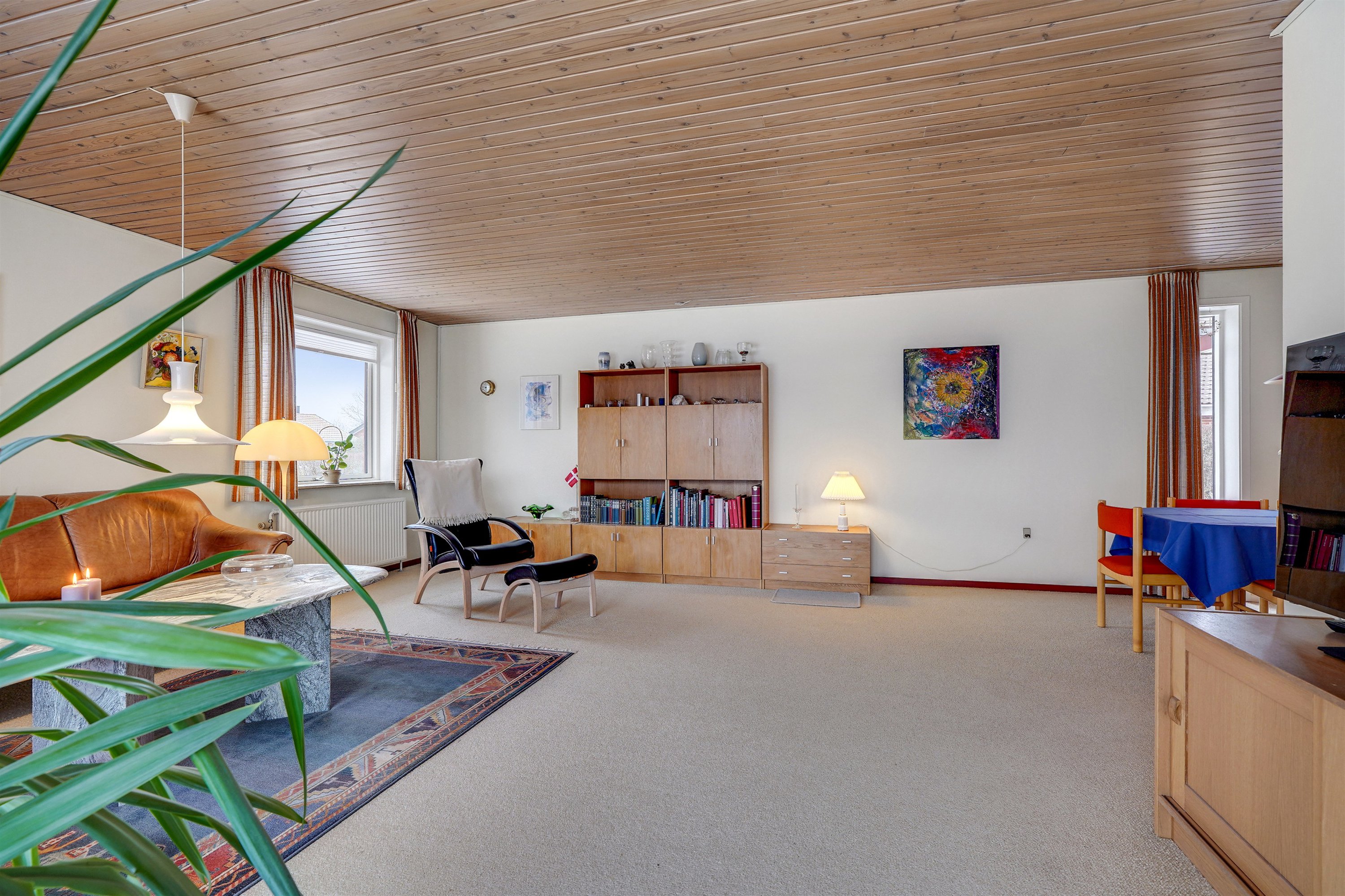 Fremhævet stue billede i fuldskærmstilstand. Billede af Sønderkær 214, 7190 Billund