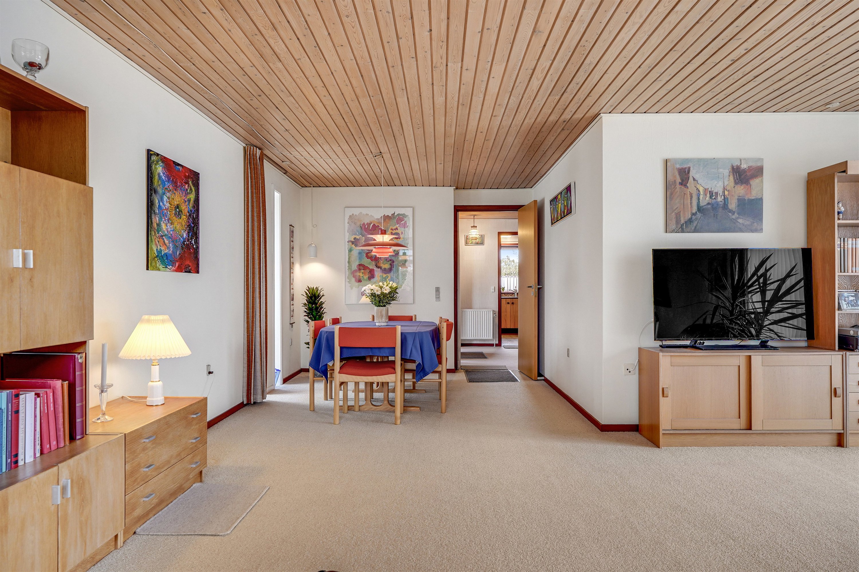 Fremhævet stue billede i fuldskærmstilstand. Billede af Sønderkær 214, 7190 Billund