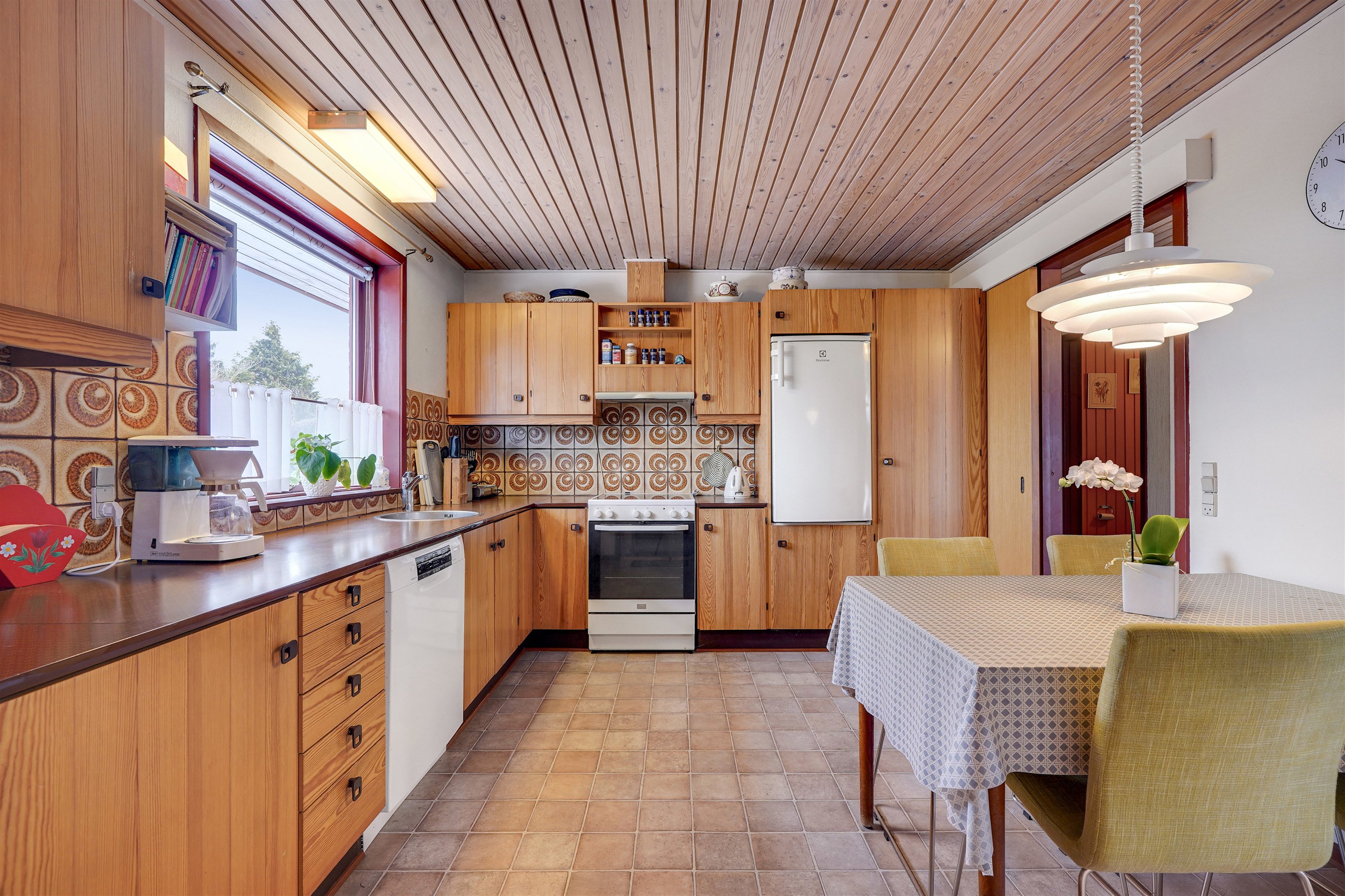 Fremhævet køkken billede i fuldskærmstilstand. Billede af Sønderkær 214, 7190 Billund