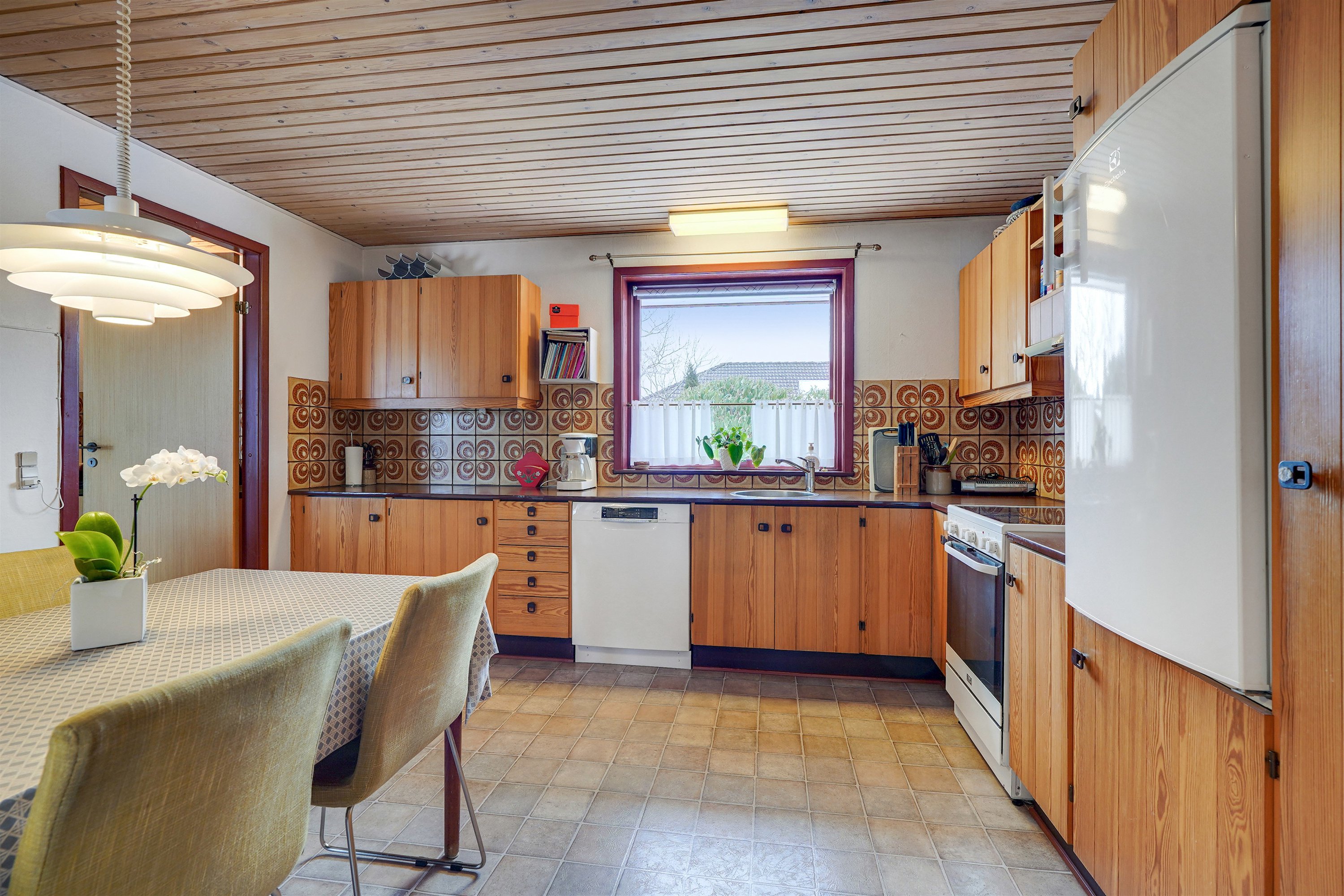 Fremhævet køkken billede i fuldskærmstilstand. Billede af Sønderkær 214, 7190 Billund