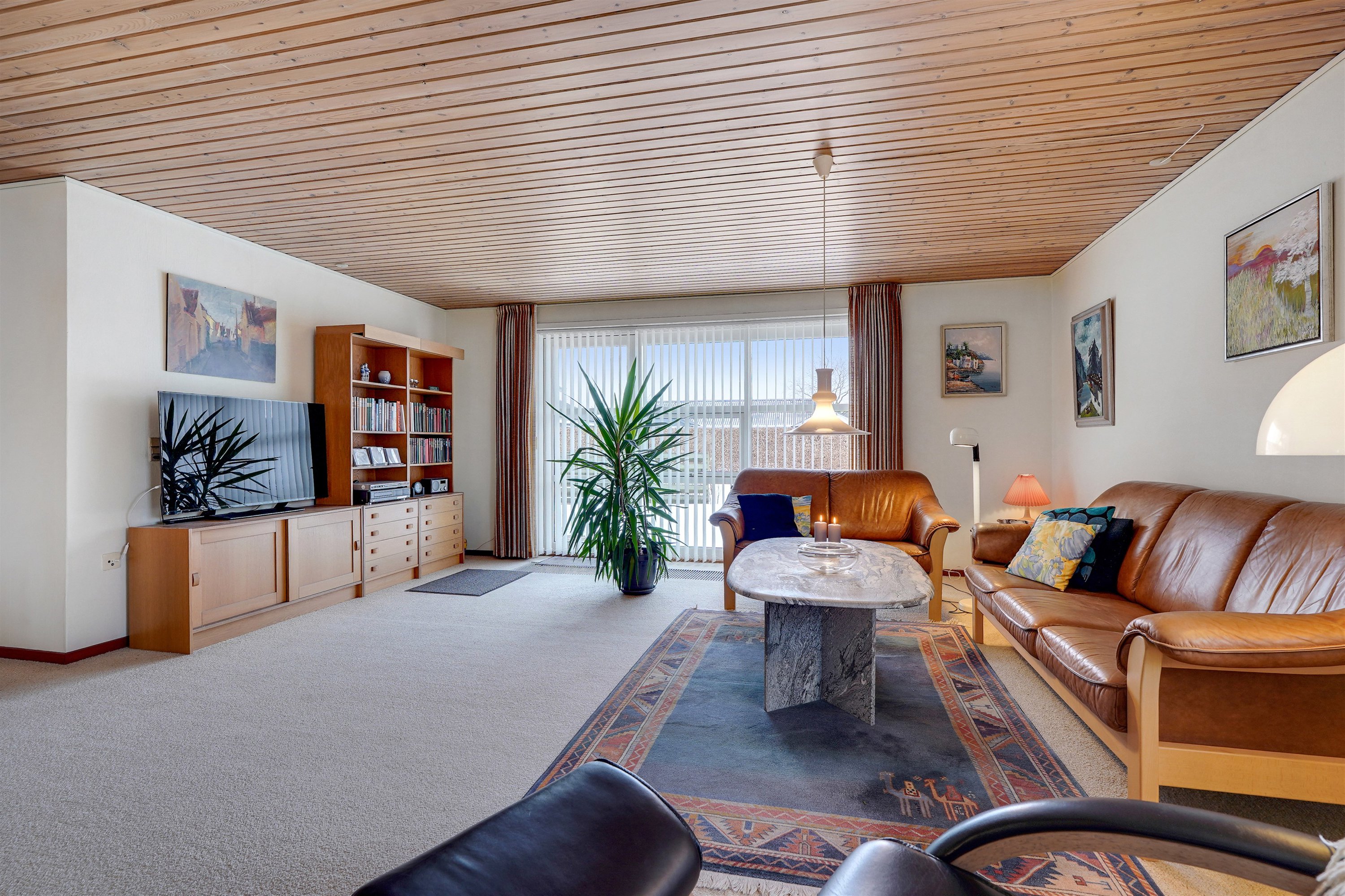 Fremhævet stue billede i fuldskærmstilstand. Billede af Sønderkær 214, 7190 Billund