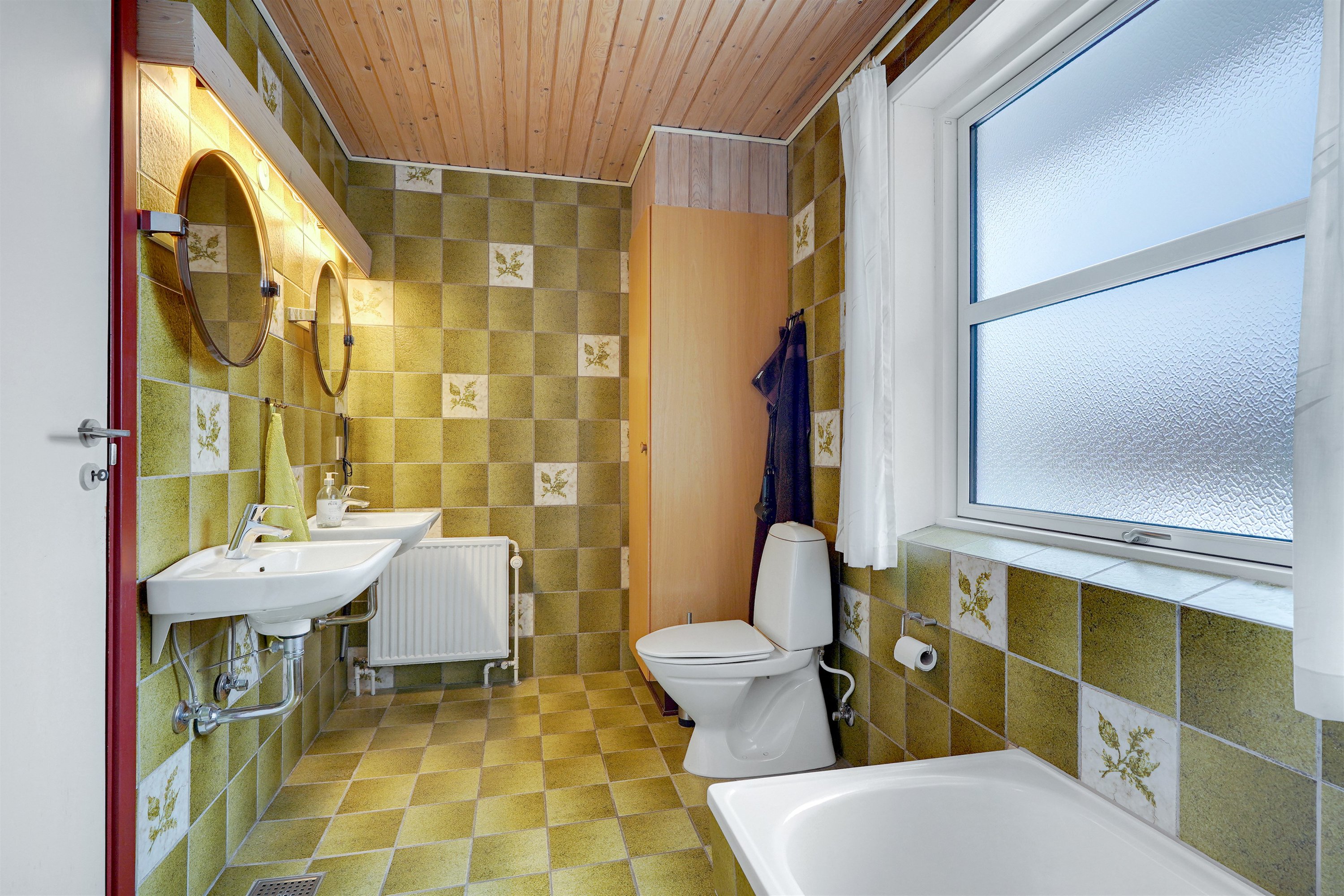 Fremhævet badeværelse billede i fuldskærmstilstand. Billede af Sønderkær 214, 7190 Billund