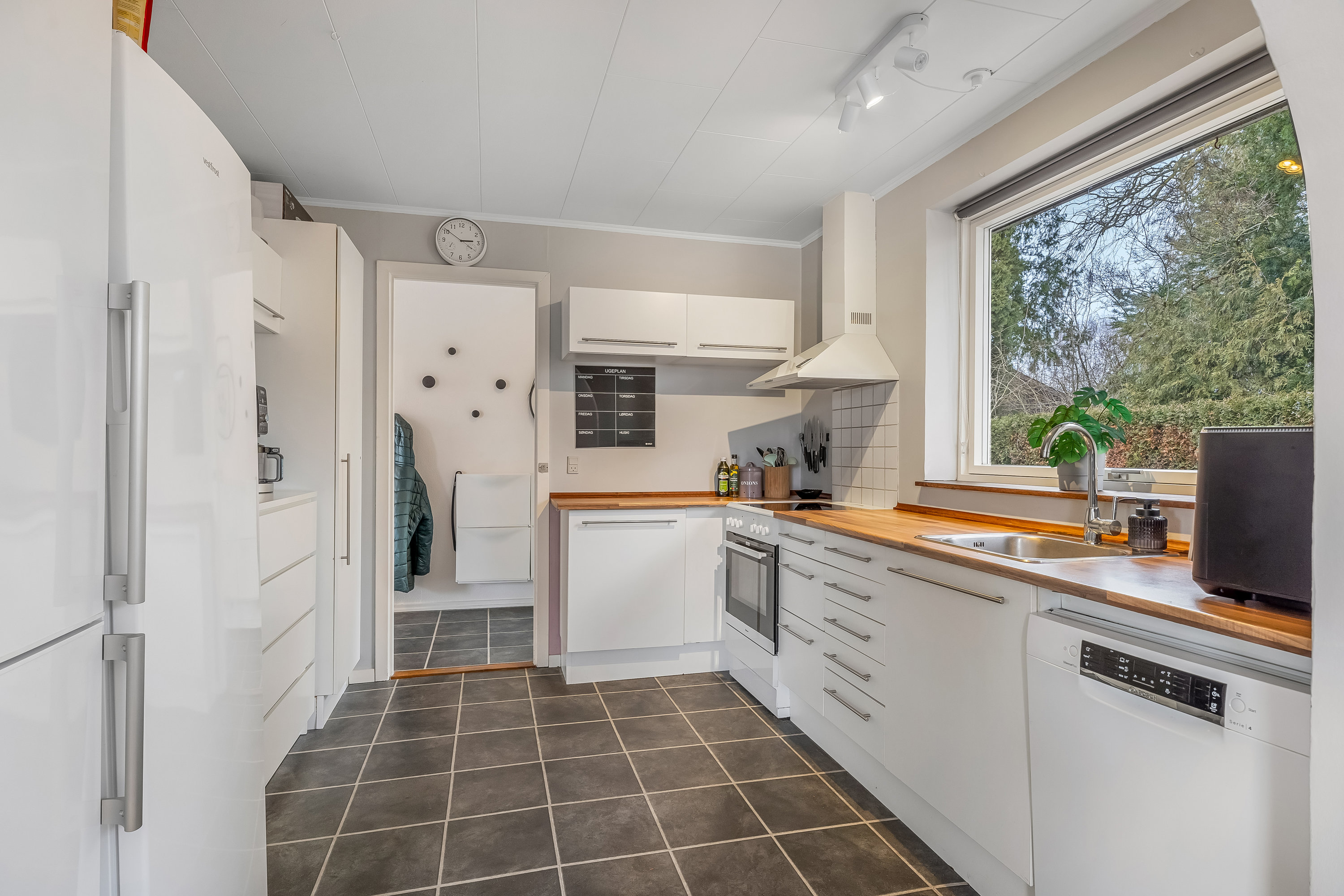 Fremhævet køkken billede i fuldskærmstilstand. Billede af Nylandsvej 21, 4913 Horslunde