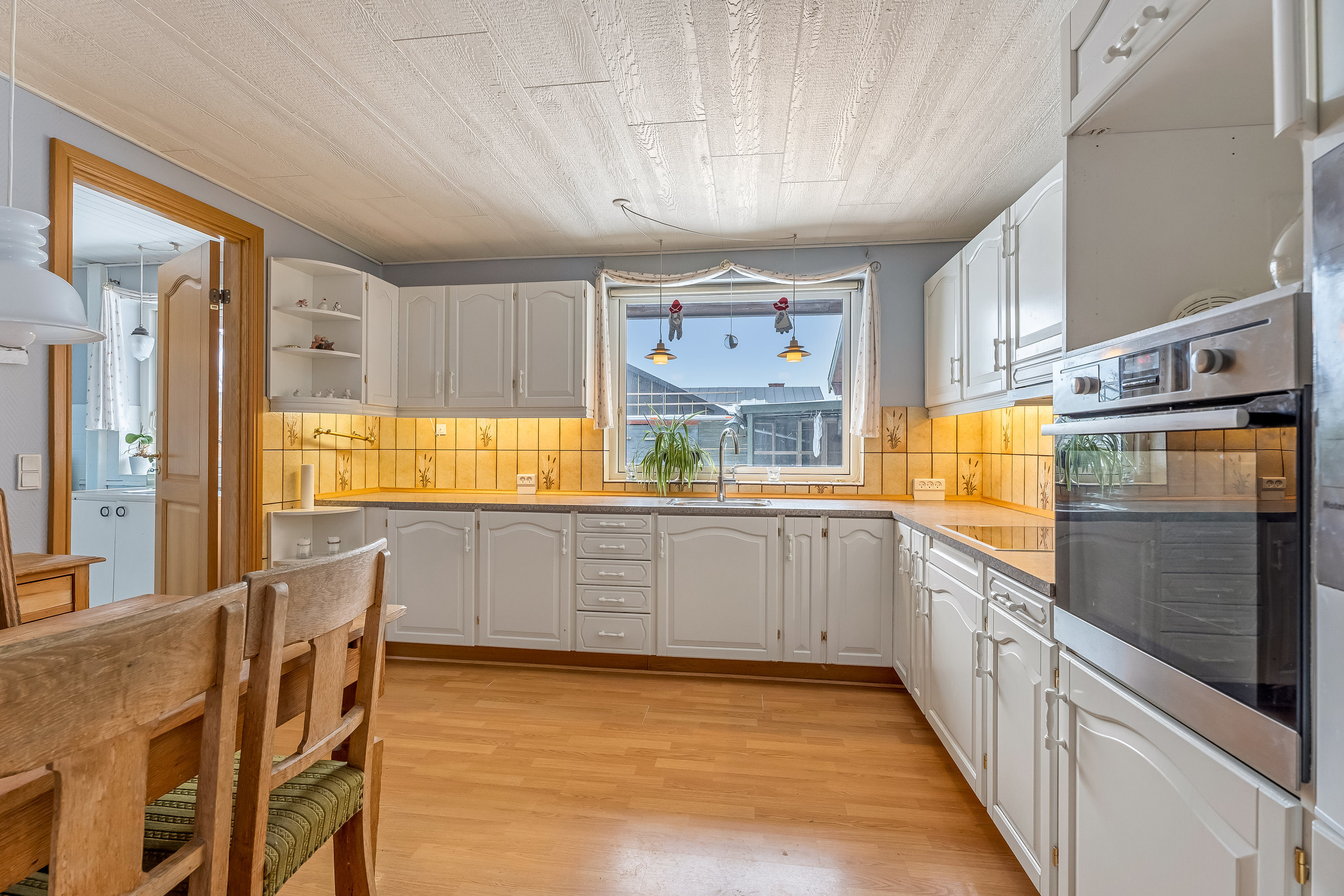 Fremhævet køkken billede i fuldskærmstilstand. Billede af Amalievænget 20, 4900 Nakskov