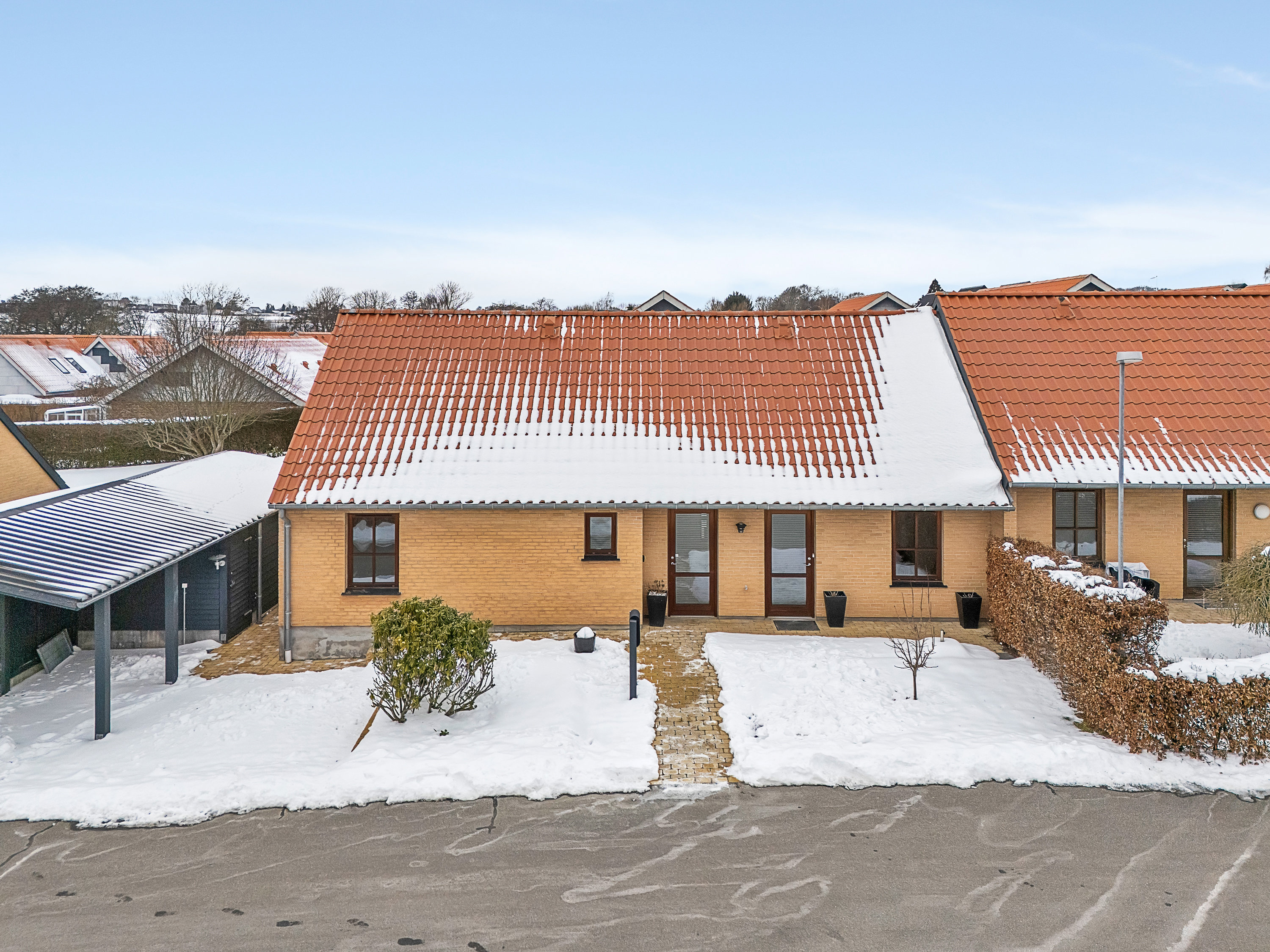 Rækkehus: Luftfoto på Ellebæk Parkvej 24, 8520 Lystrup