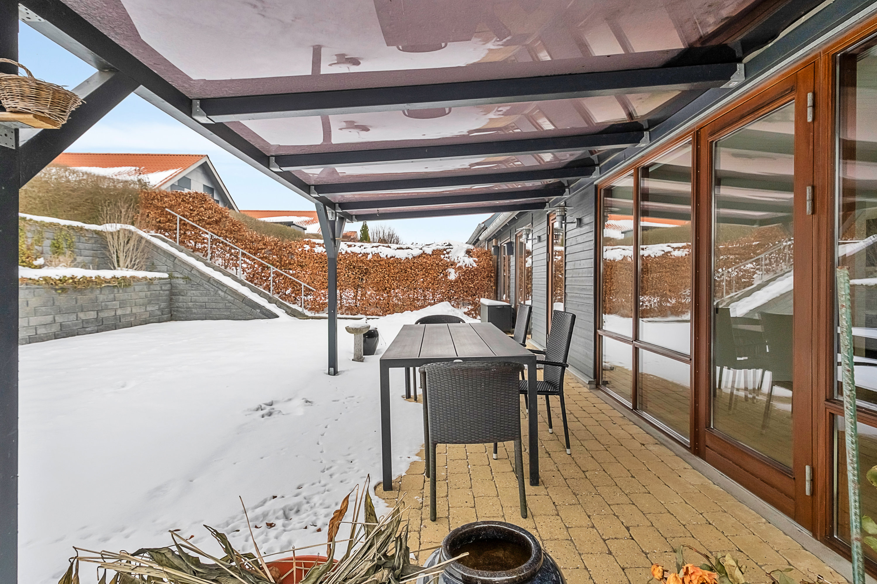 Fremhævet overdækket terrasse billede i fuldskærmstilstand. Billede af Ellebæk Parkvej 24, 8520 Lystrup