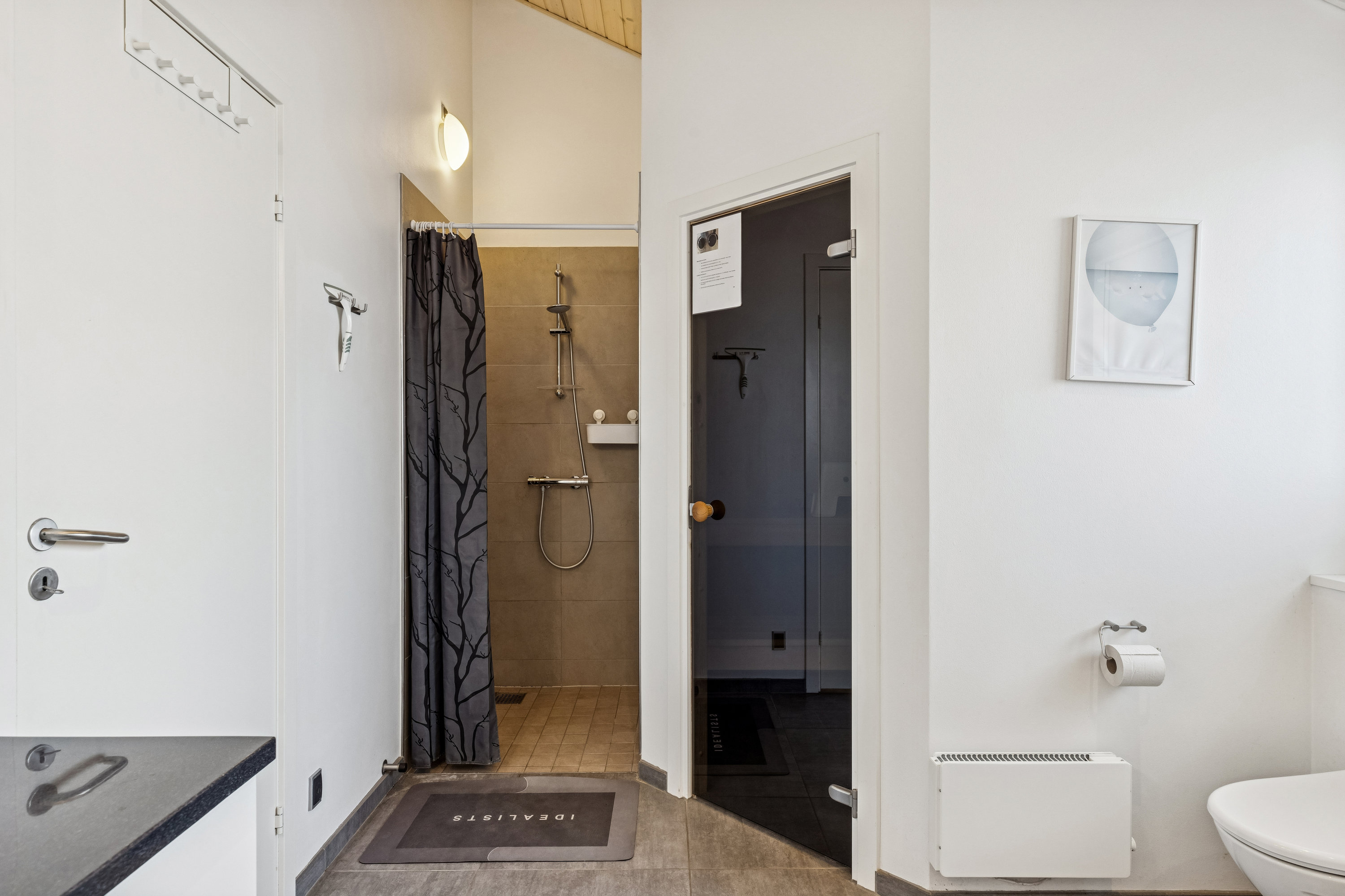 Fremhævet badeværelse billede i fuldskærmstilstand. Billede af Søstjerneparken 30, Købingsmark, 6430 Nordborg