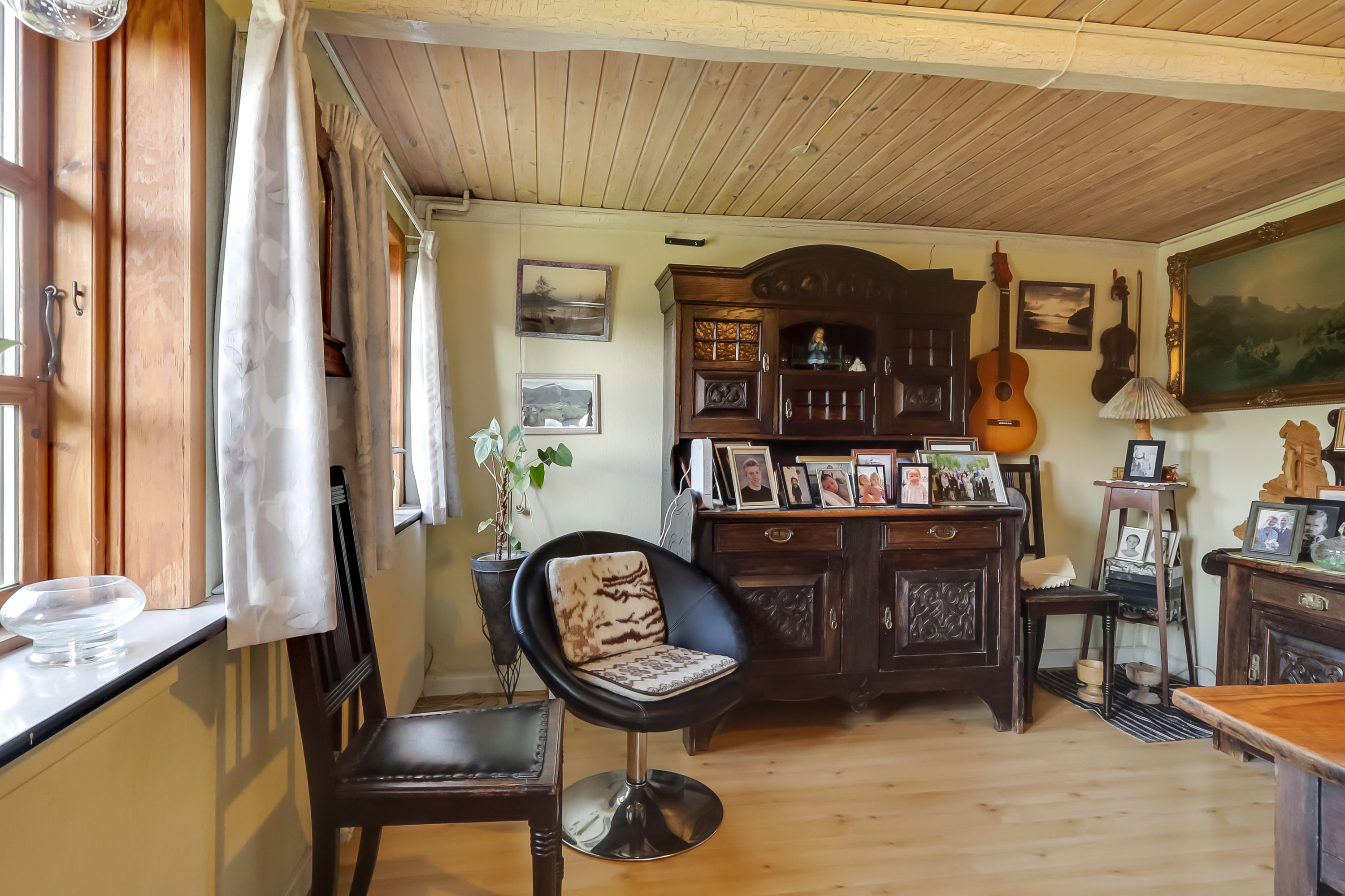 Fremhævet stue billede i fuldskærmstilstand. Billede af Stubshovedvej 12, 5884 Gudme