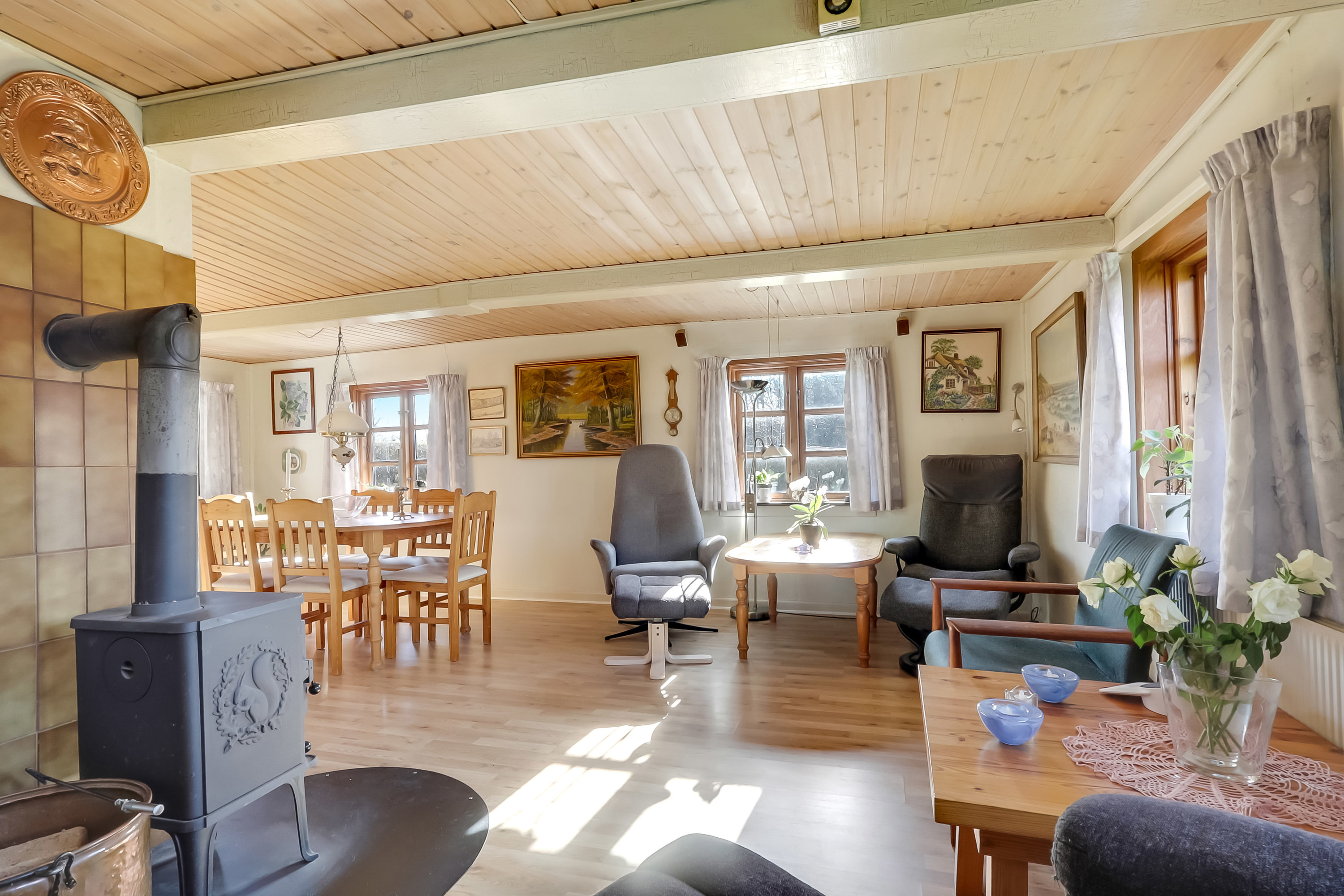 Fremhævet stue billede i fuldskærmstilstand. Billede af Stubshovedvej 12, 5884 Gudme