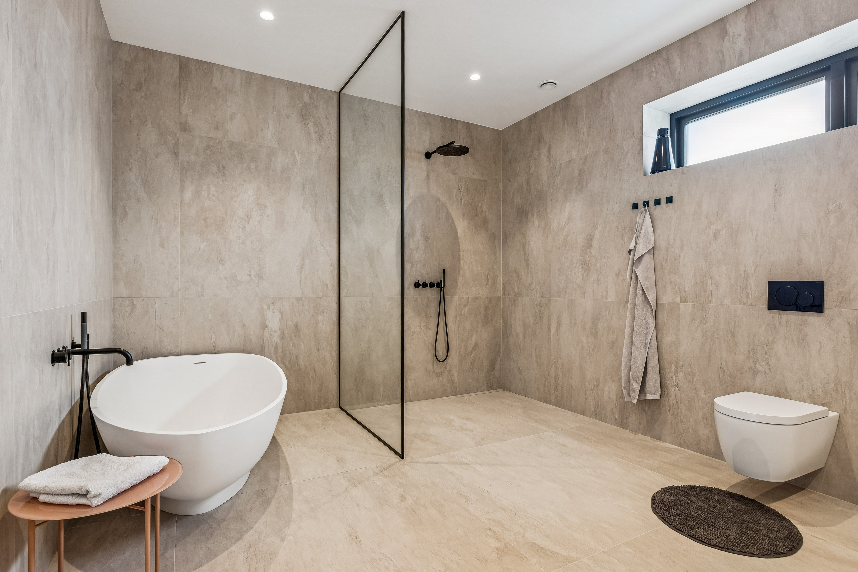 Fremhævet badeværelse billede i fuldskærmstilstand. Billede af Jerslev Alle 39, 2770 Kastrup