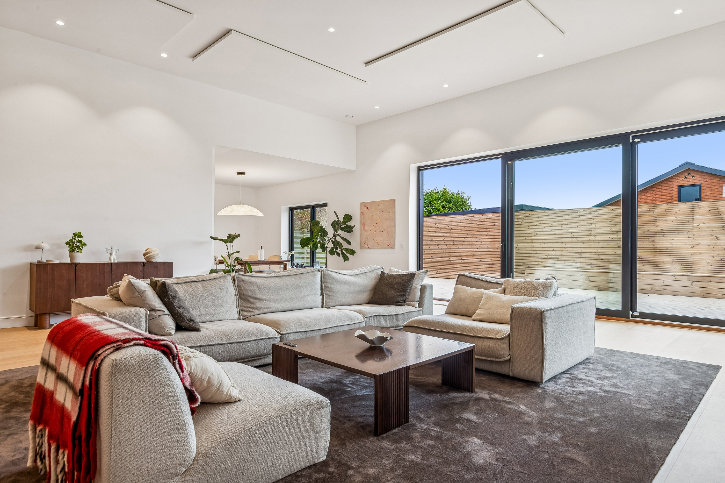 Fremhævet stue billede i fuldskærmstilstand. Billede af Jerslev Alle 39, 2770 Kastrup