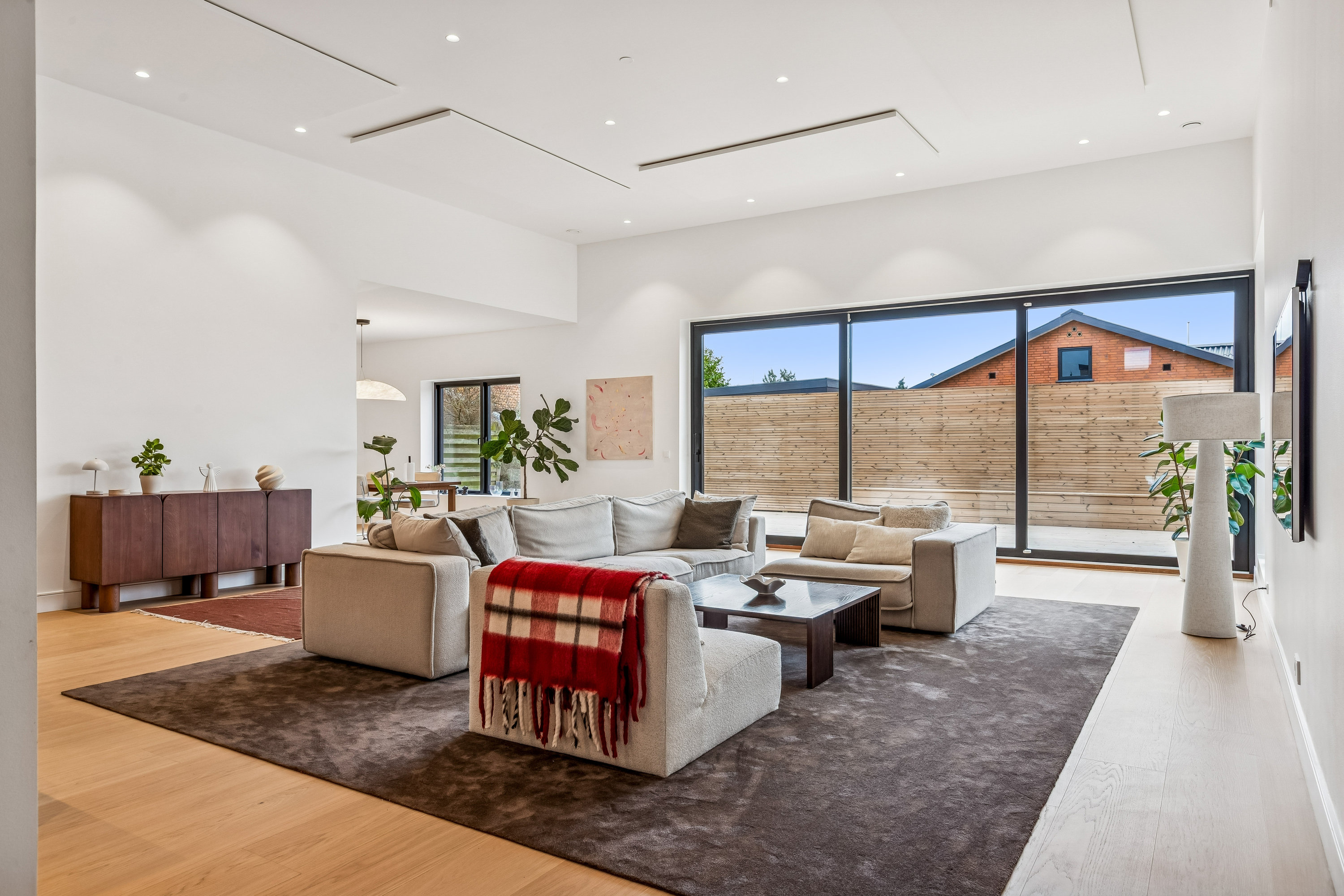 Fremhævet stue billede i fuldskærmstilstand. Billede af Jerslev Alle 39, 2770 Kastrup