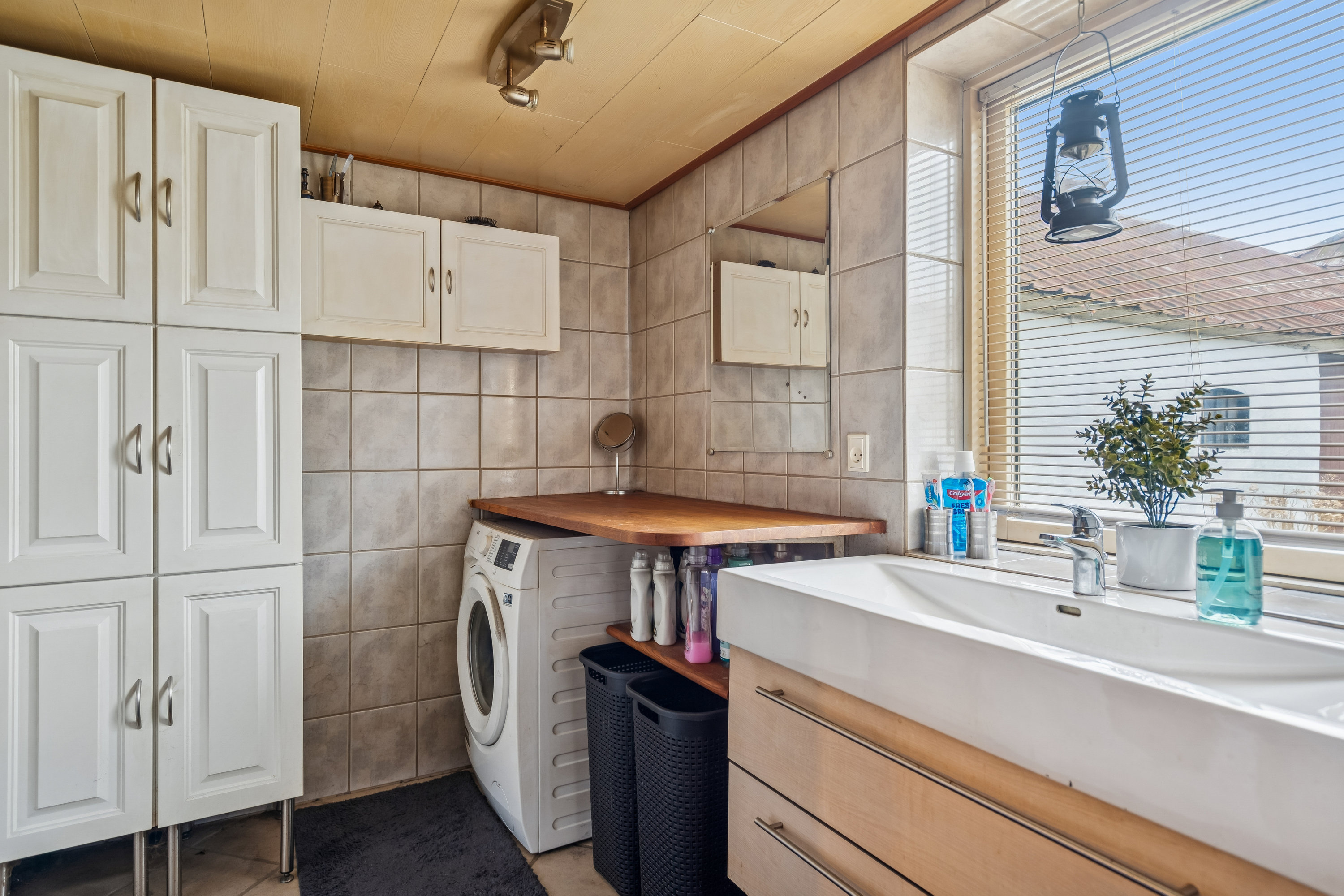 Fremhævet badeværelse billede i fuldskærmstilstand. Billede af Gammel Østerbyvej 6, Østerby, 9940 Læsø