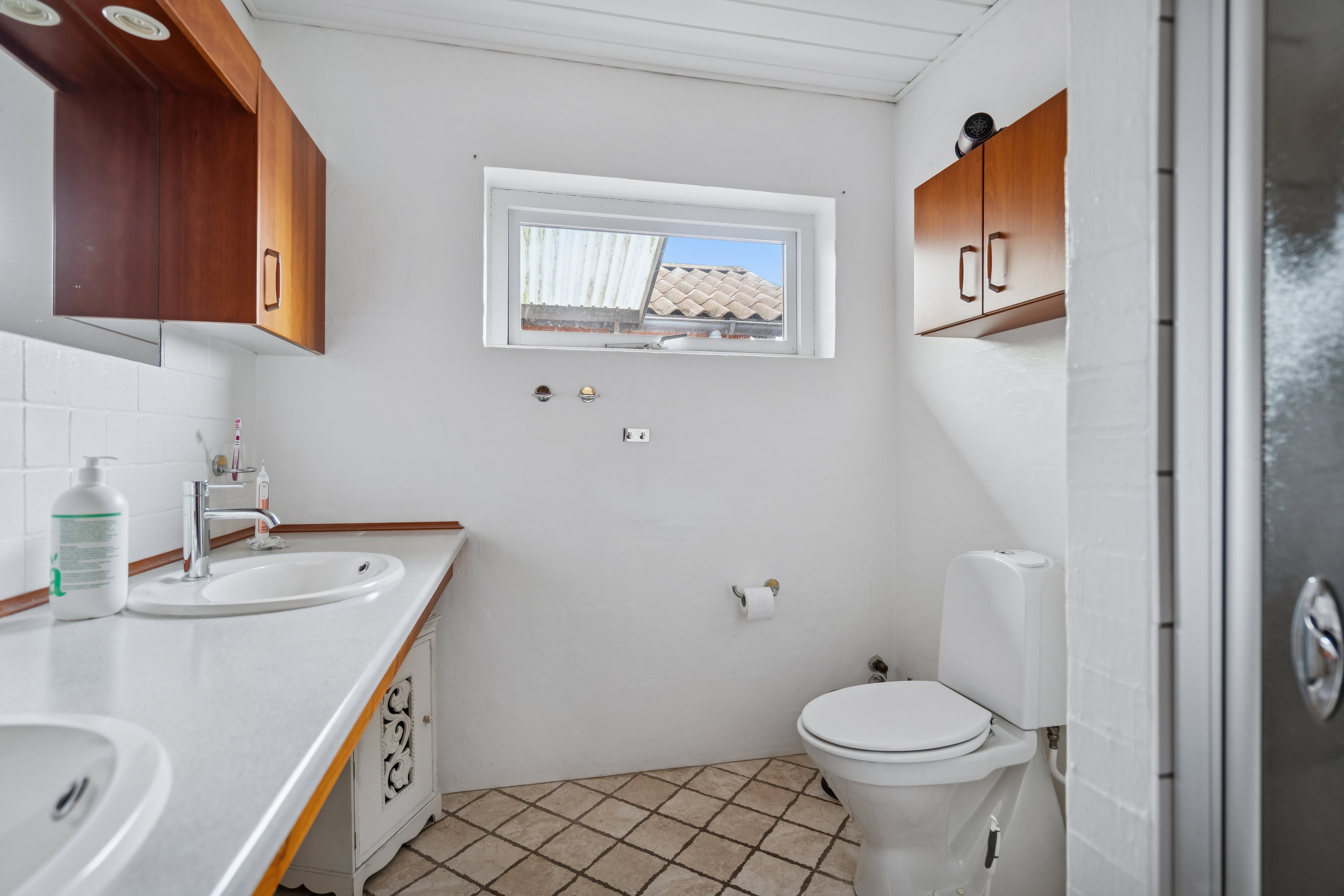 Fremhævet badeværelse billede i fuldskærmstilstand. Billede af Kromarksvej 7, Byrum, 9940 Læsø