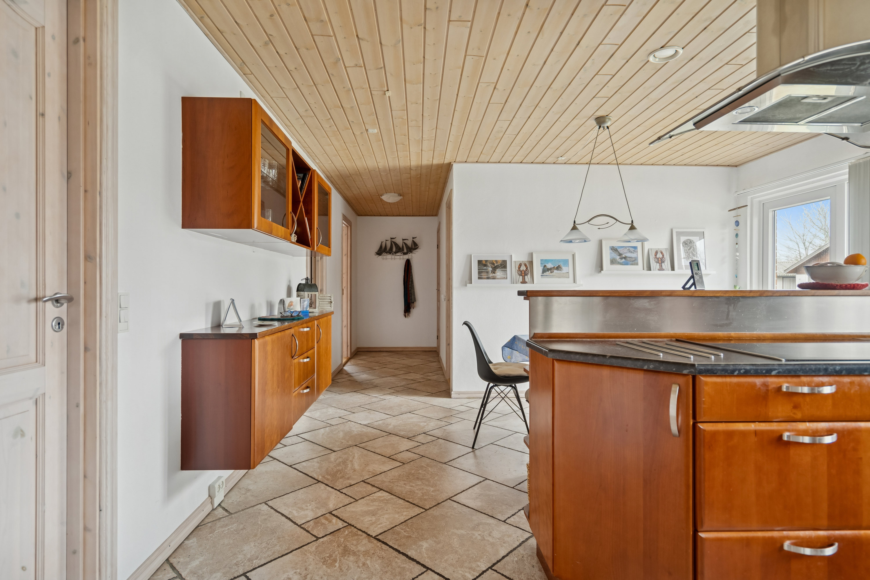 Fremhævet køkken billede i fuldskærmstilstand. Billede af Kromarksvej 7, Byrum, 9940 Læsø