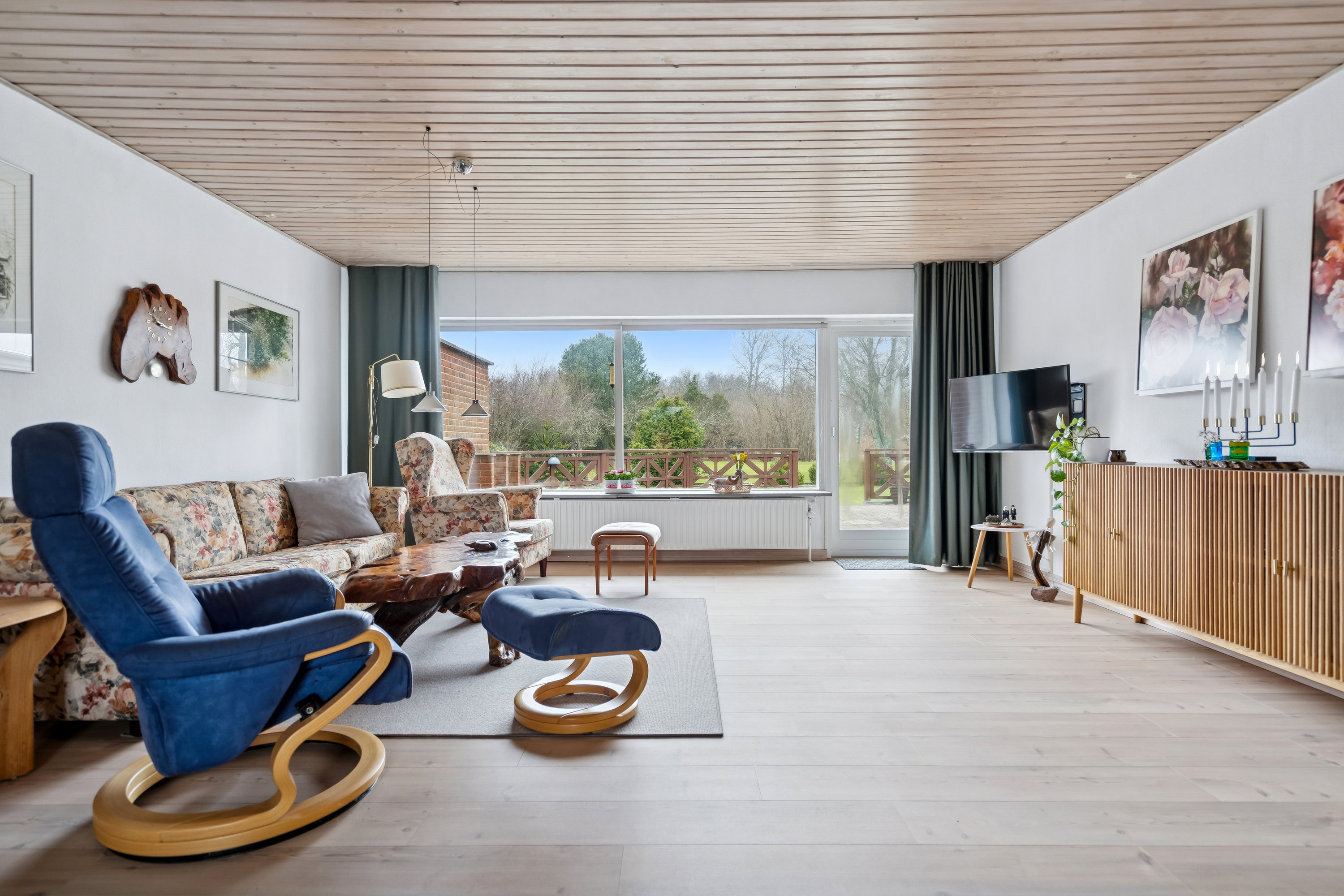 Fremhævet stue billede i fuldskærmstilstand. Billede af Kromarksvej 7, Byrum, 9940 Læsø