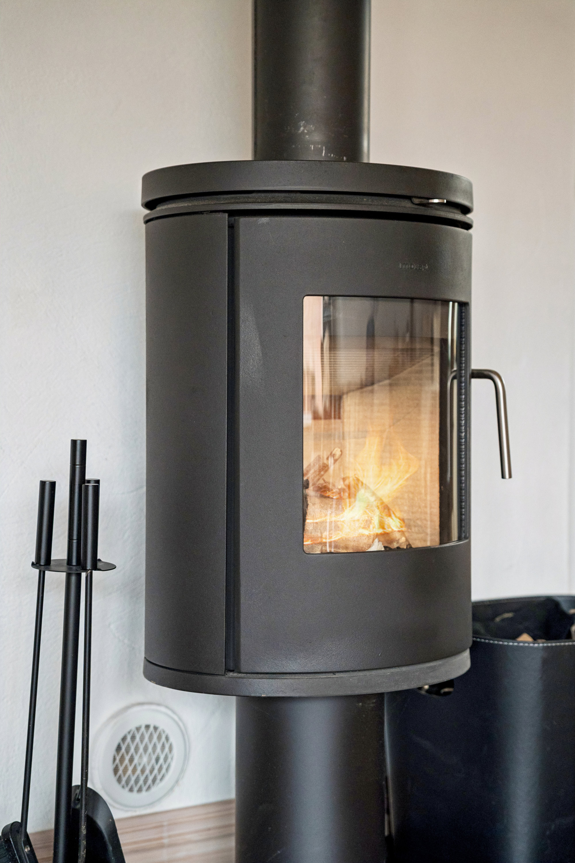 Fremhævet stue billede i fuldskærmstilstand. Billede af Kromarksvej 7, Byrum, 9940 Læsø