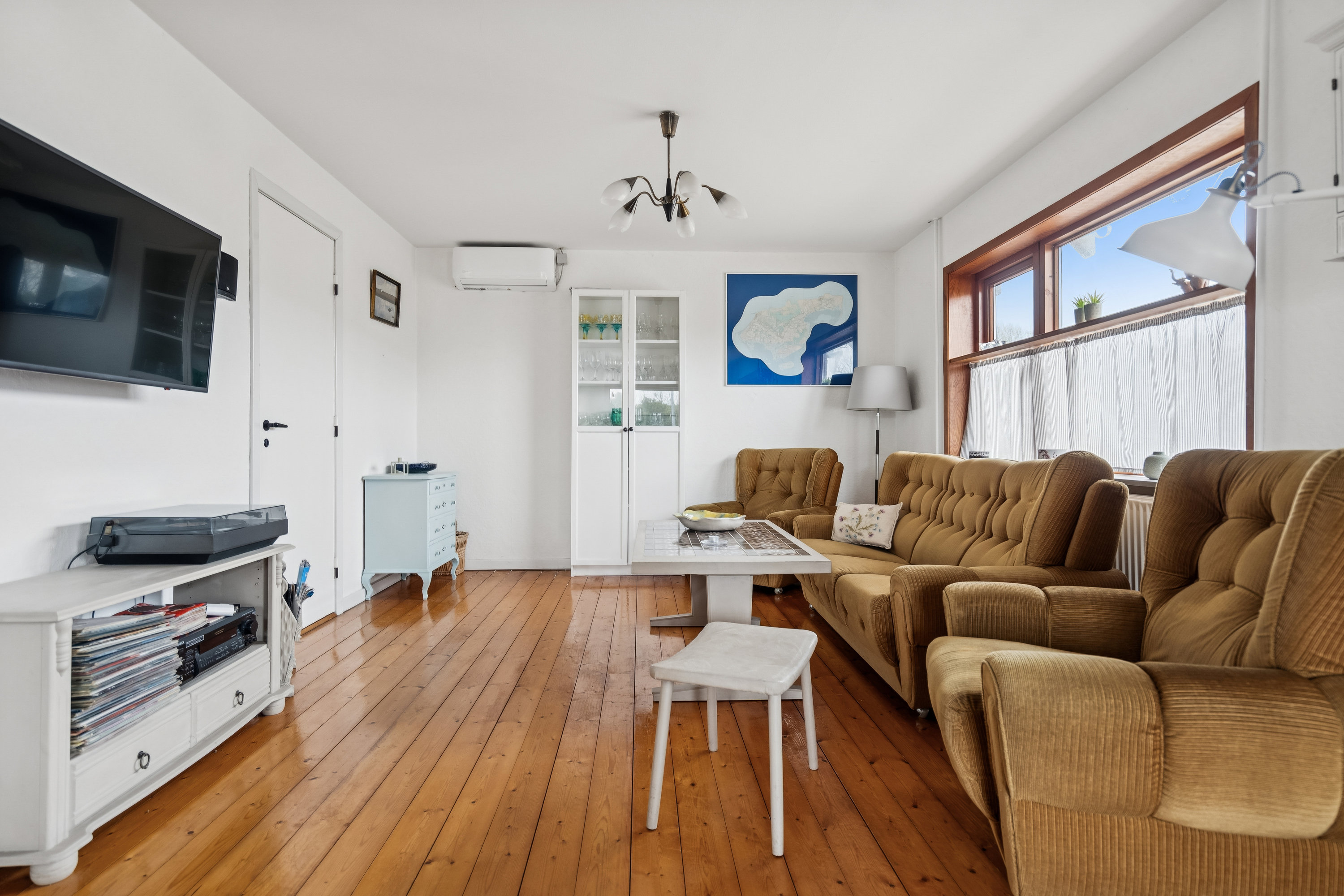 Fremhævet stue billede i fuldskærmstilstand. Billede af Svalevej 7, Vesterø Havn, 9940 Læsø