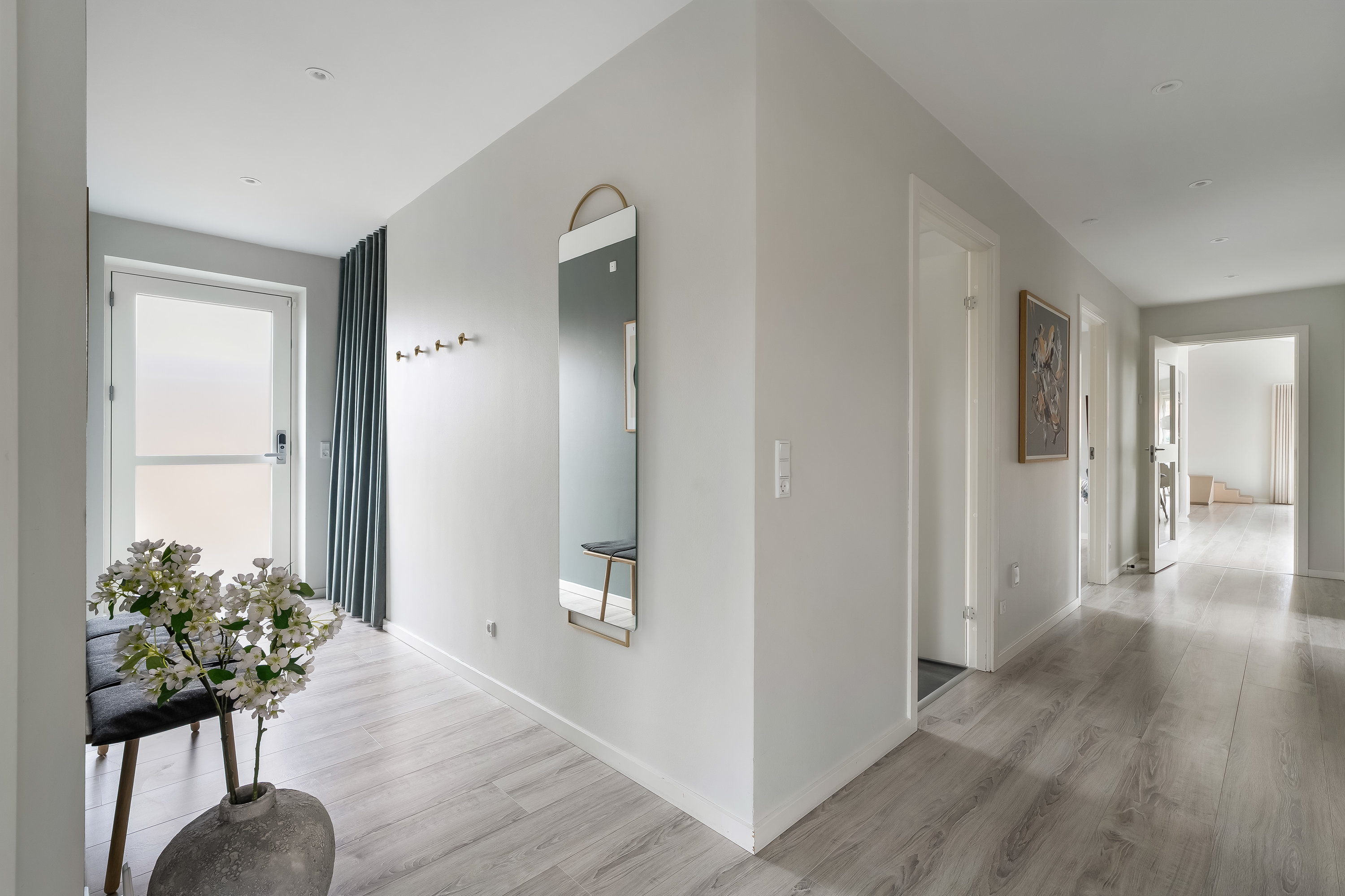 Fremhævet gang billede i fuldskærmstilstand. Billede af Kongestien 66, 2830 Virum