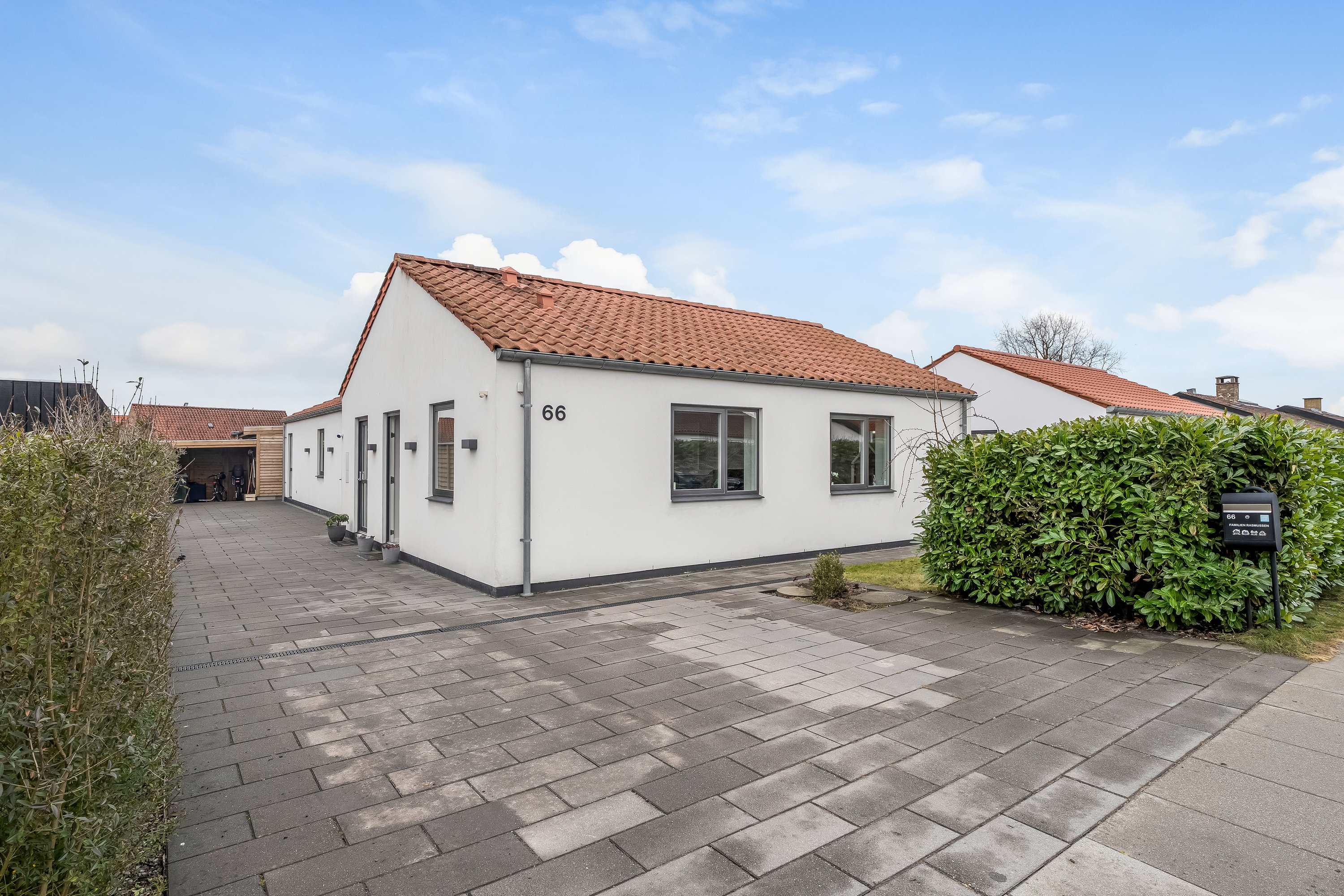 Fremhævet facade billede i fuldskærmstilstand. Billede af Kongestien 66, 2830 Virum