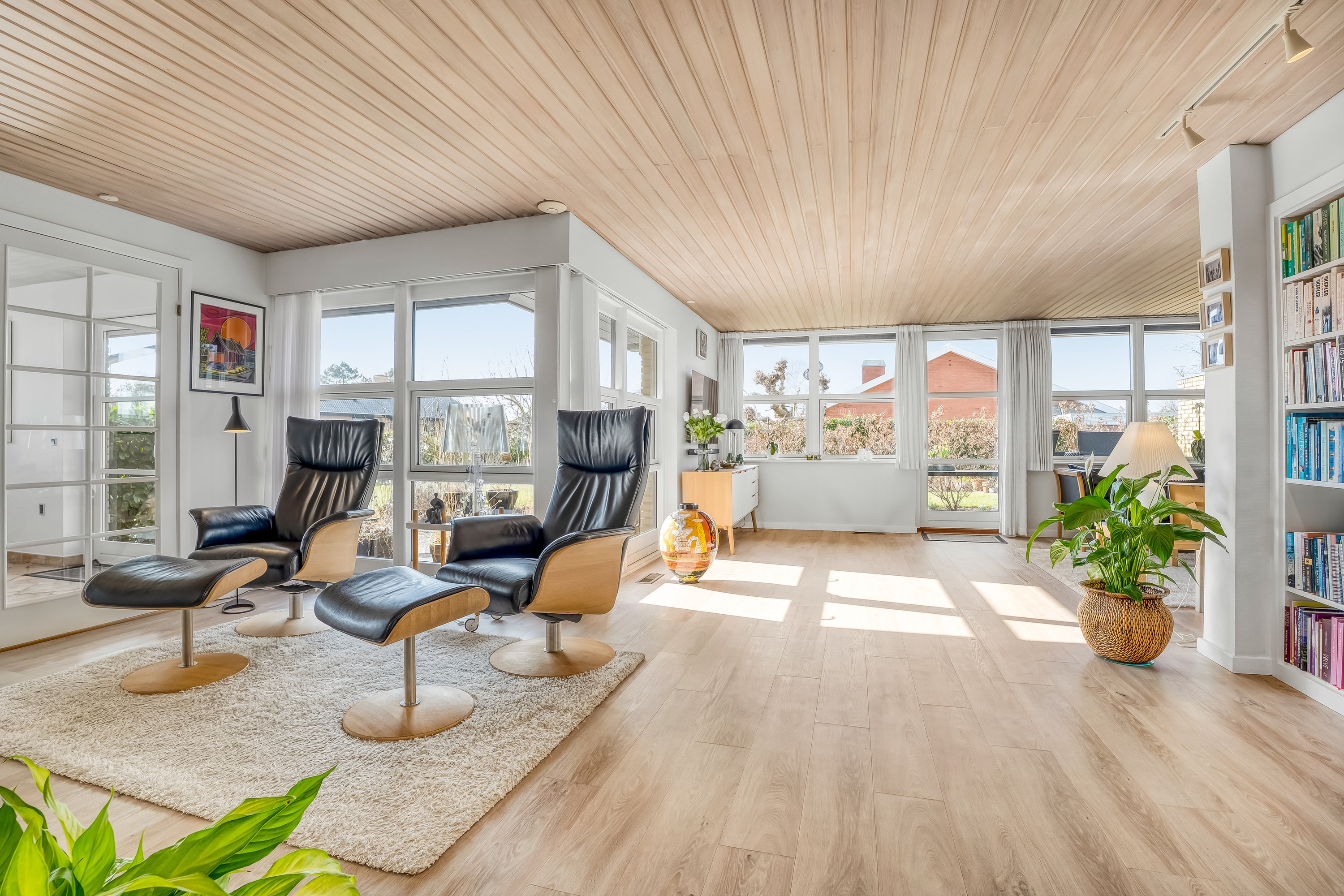 Fremhævet stue billede i fuldskærmstilstand. Billede af Fyrrevænget 11, Sundby, 4800 Nykøbing F