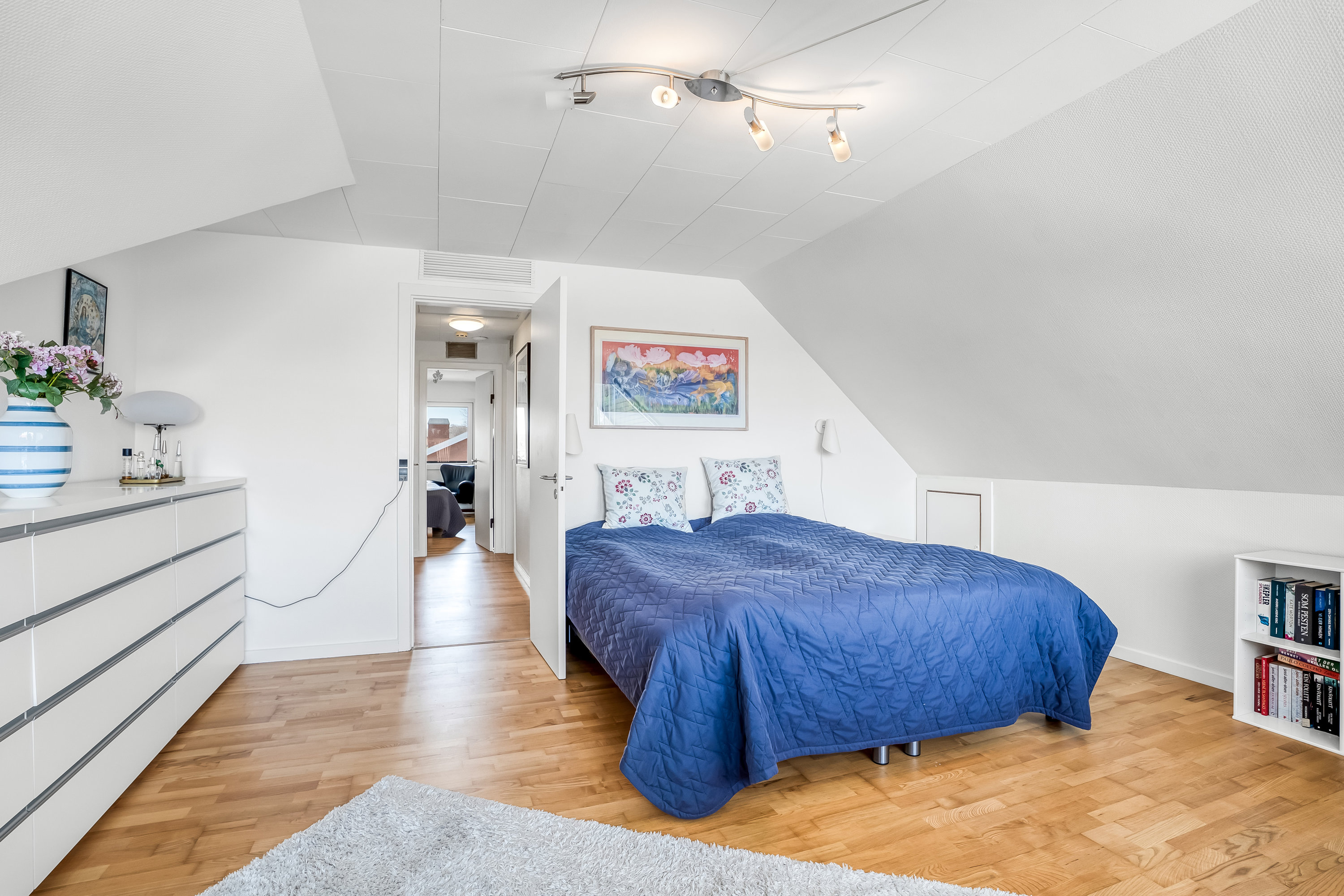 Fremhævet soveværelse billede i fuldskærmstilstand. Billede af Fyrrevænget 11, Sundby, 4800 Nykøbing F