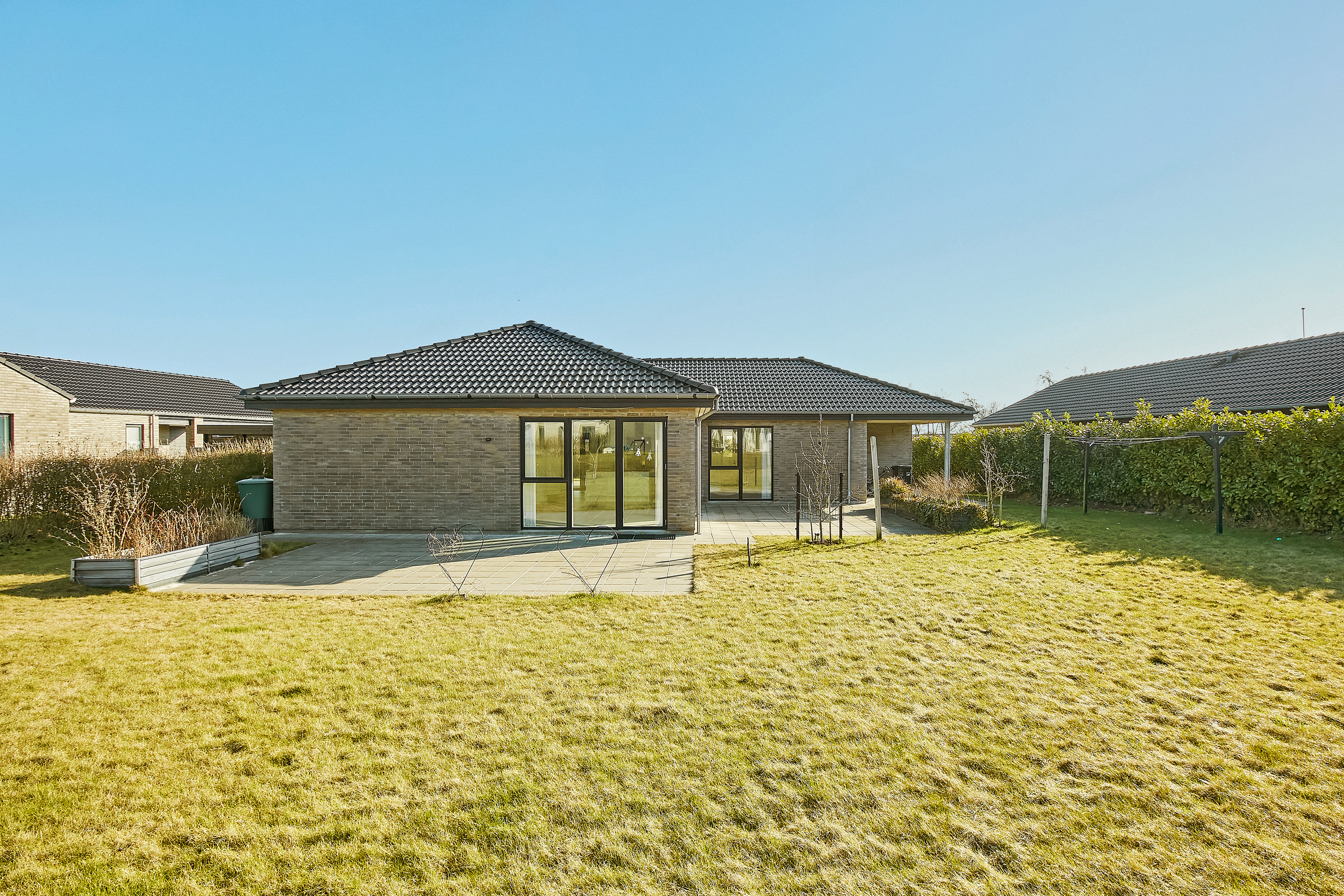 Fremhævet set fra haven billede i fuldskærmstilstand. Billede af Druehylden 21, Østerhåb, 8700 Horsens