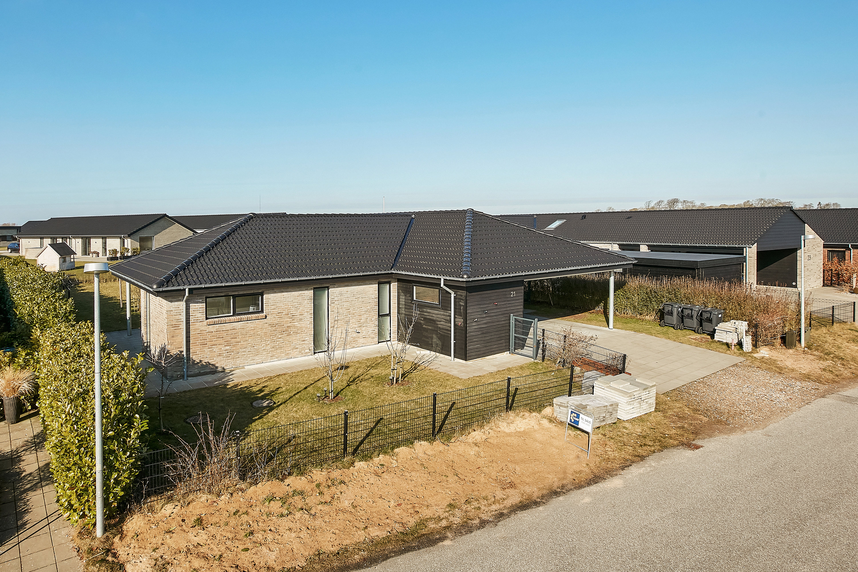 Fremhævet set fra vejen billede i fuldskærmstilstand. Billede af Druehylden 21, Østerhåb, 8700 Horsens