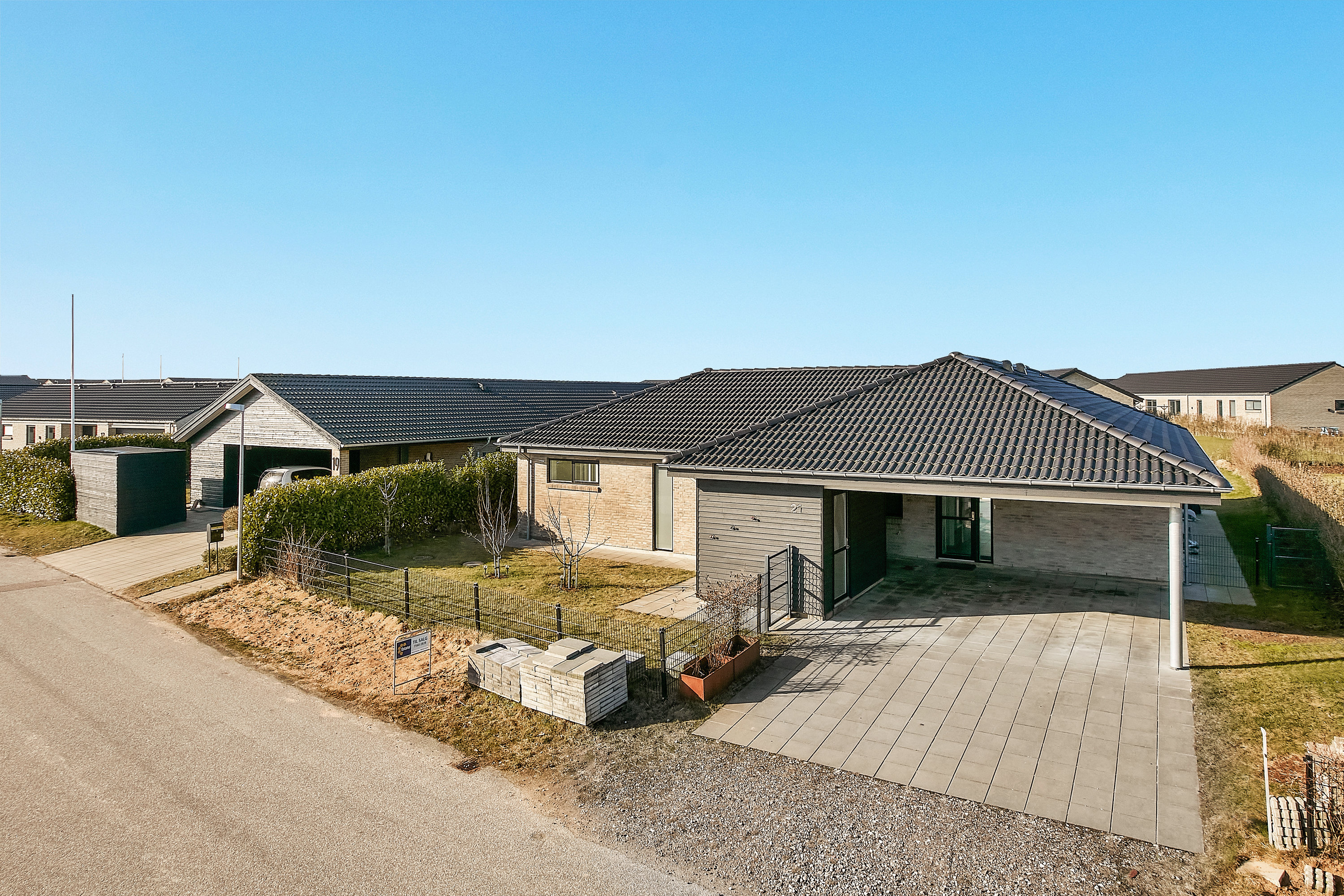 Fremhævet set fra vejen billede i fuldskærmstilstand. Billede af Druehylden 21, Østerhåb, 8700 Horsens