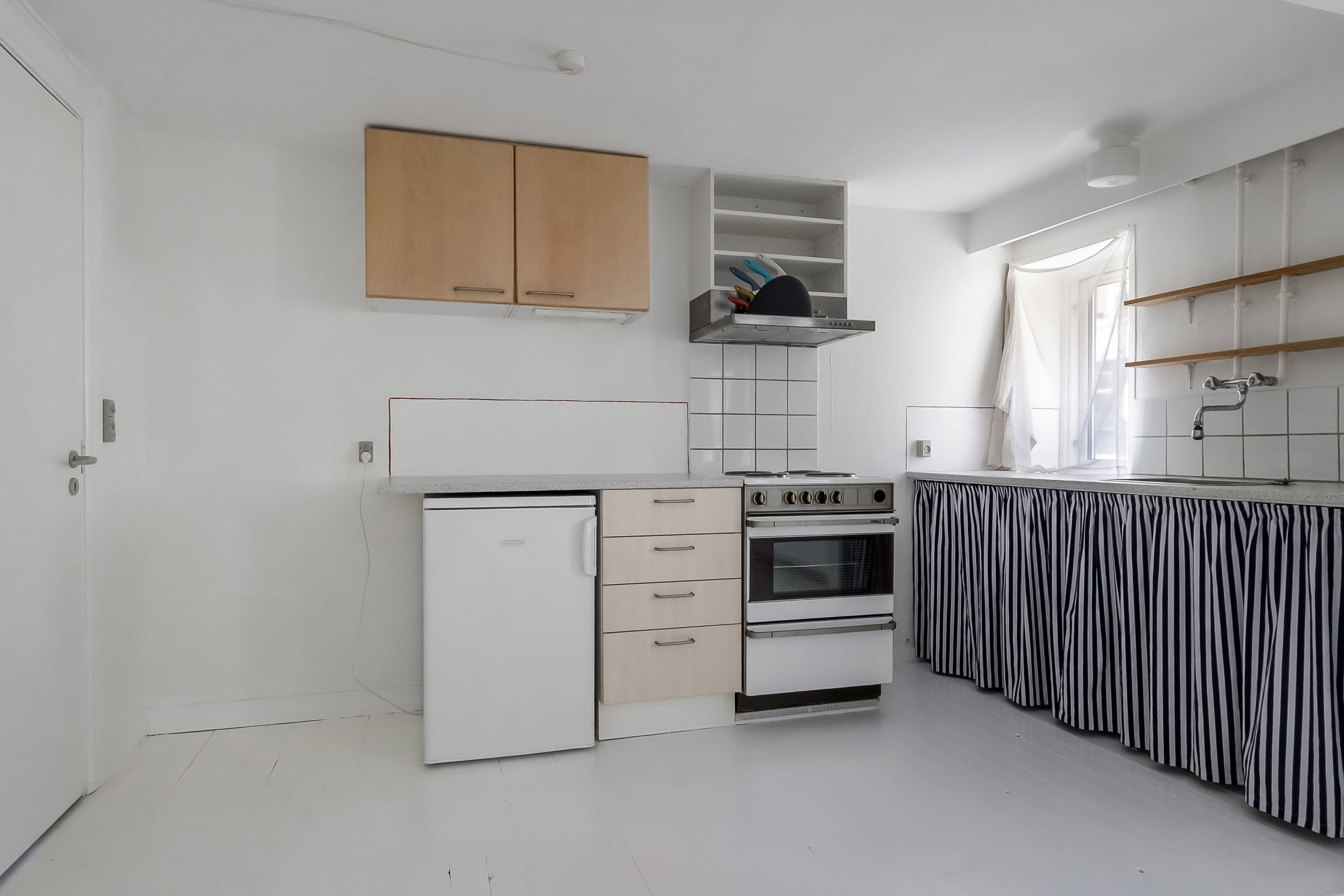 Fremhævet køkken billede i fuldskærmstilstand. Billede af Pjentemøllestræde 8, 5700 Svendborg