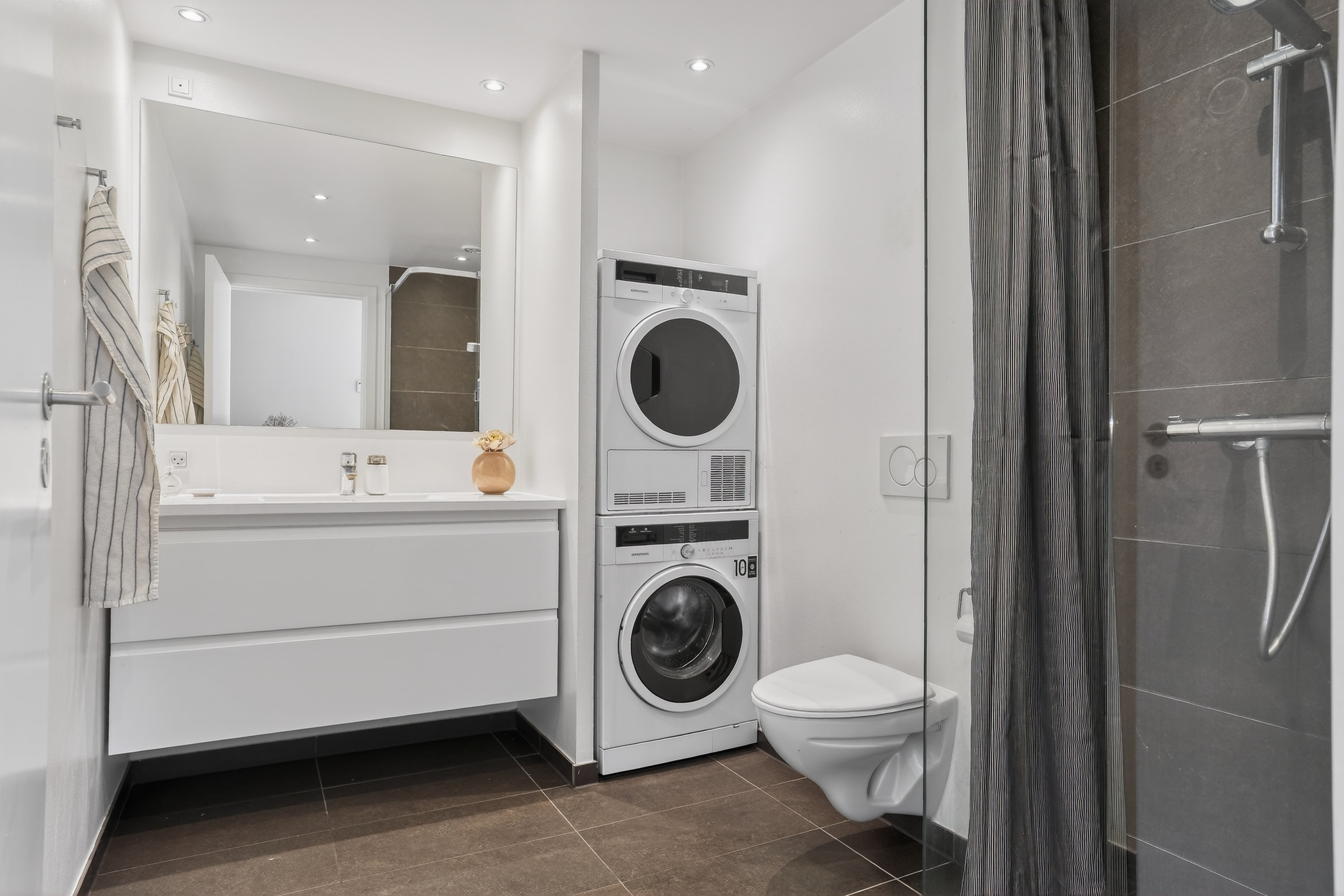 Fremhævet badeværelse billede i fuldskærmstilstand. Billede af Tove Maës Vej 2, 1. th., 2500 Valby