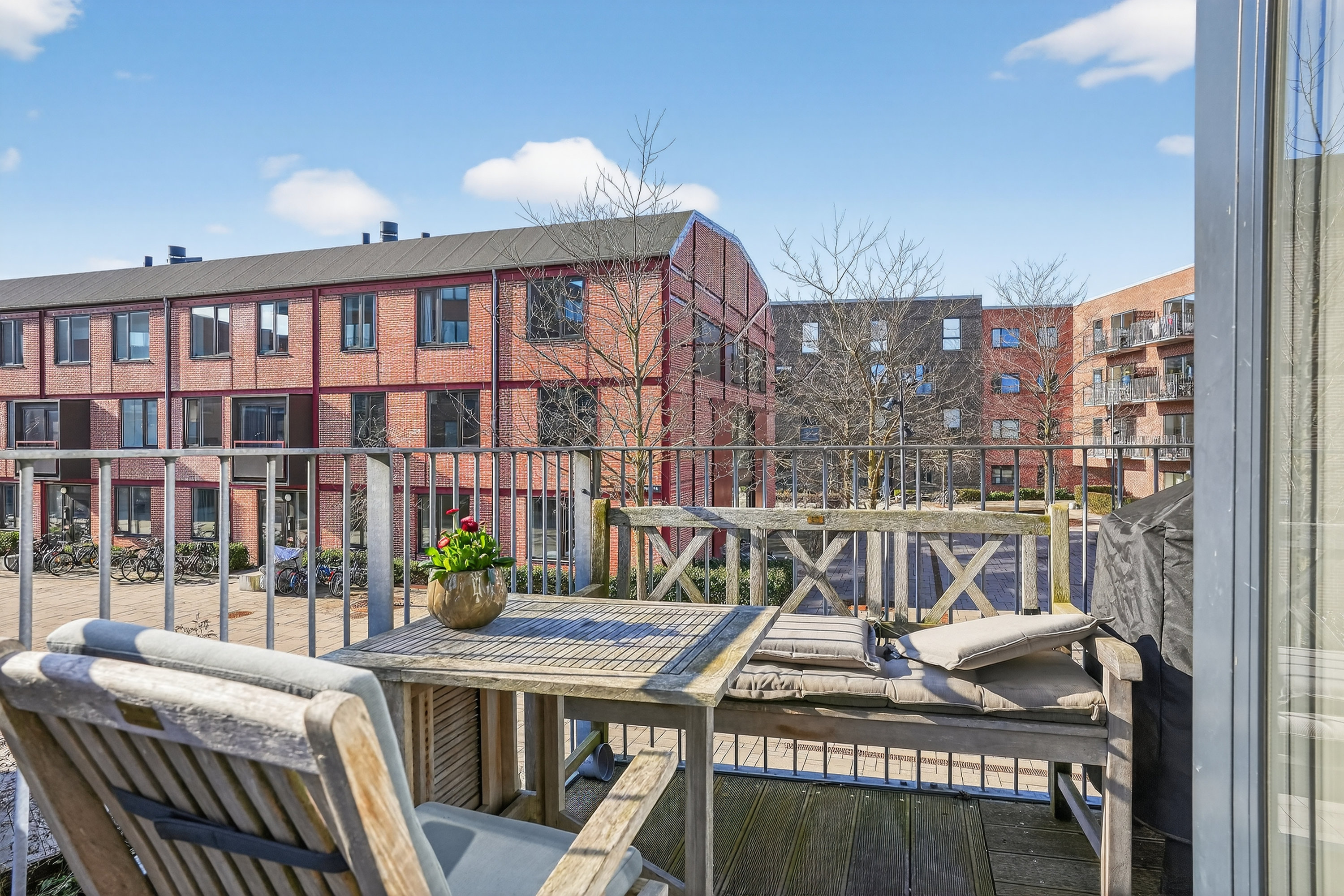 Fremhævet altan billede i fuldskærmstilstand. Billede af Tove Maës Vej 2, 1. th., 2500 Valby