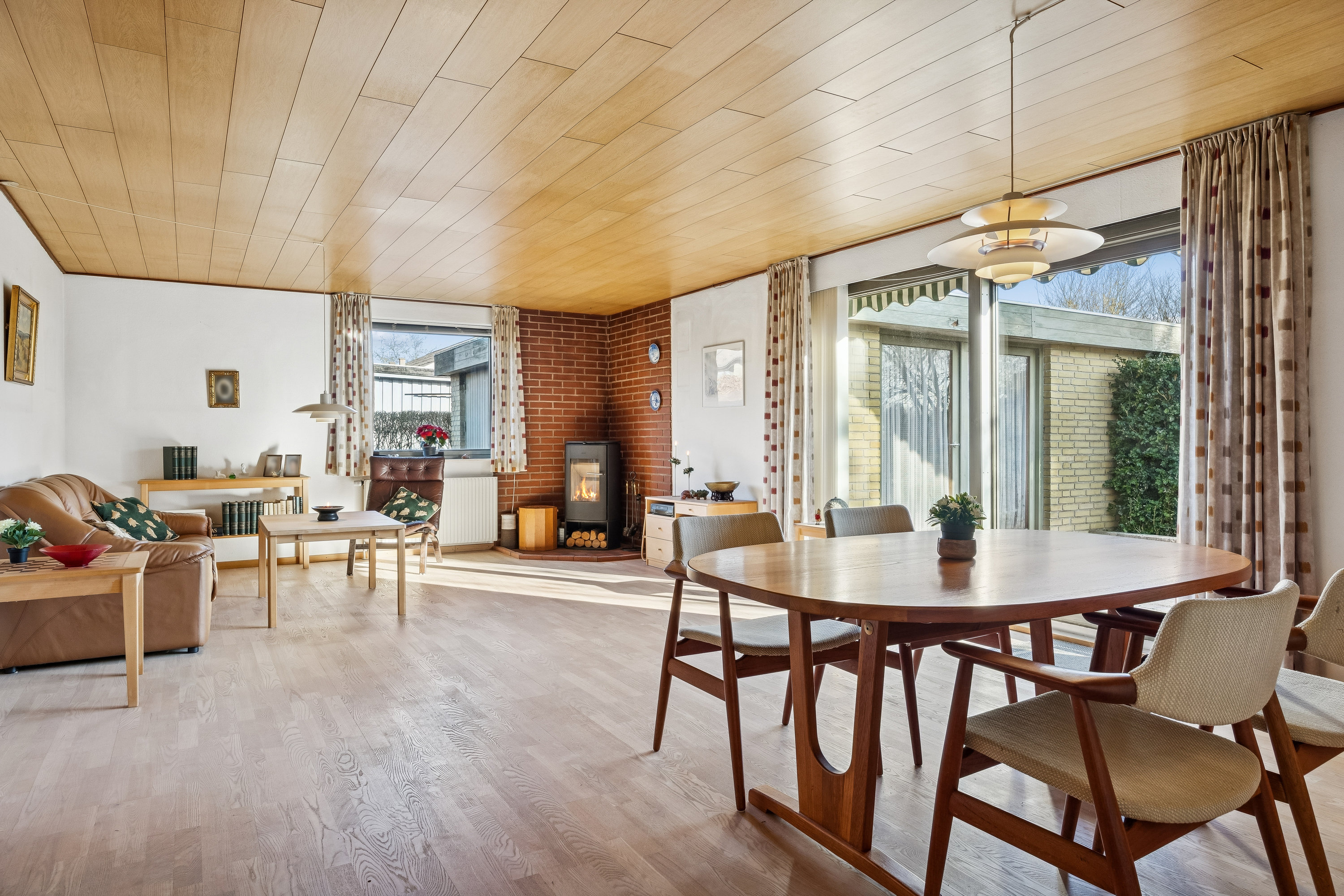 Fremhævet stue billede i fuldskærmstilstand. Billede af Højbuen 2, 4270 Høng