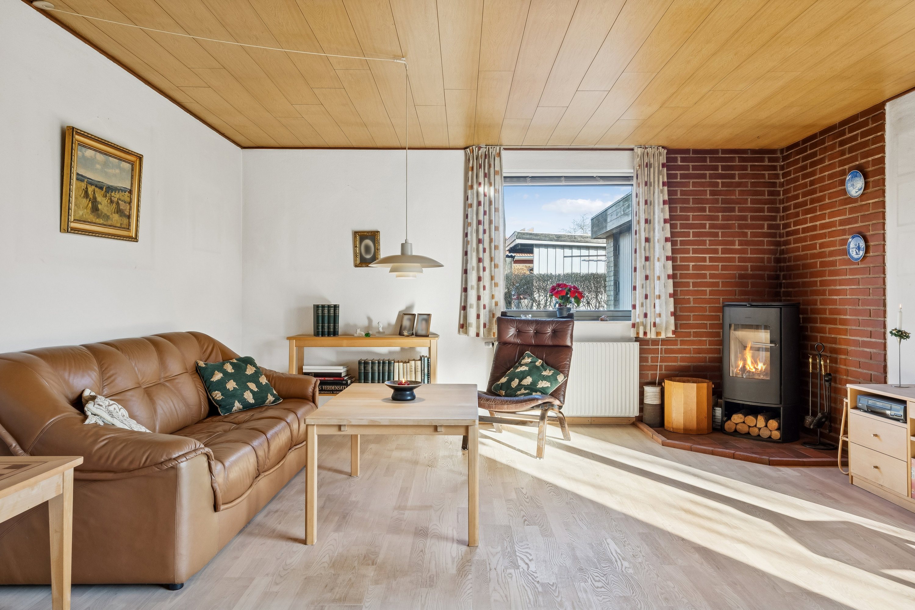 Fremhævet stue billede i fuldskærmstilstand. Billede af Højbuen 2, 4270 Høng