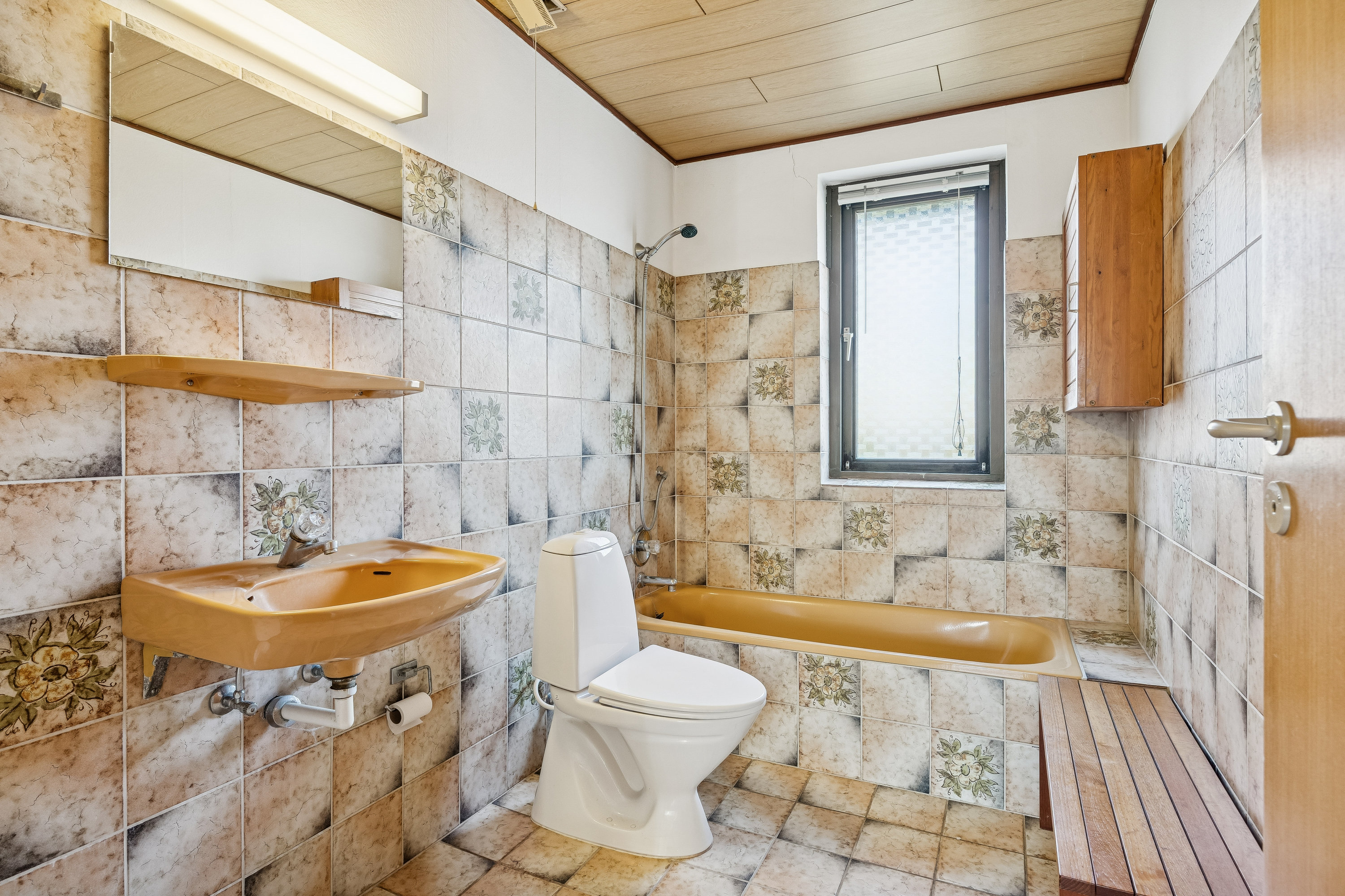 Fremhævet badeværelse billede i fuldskærmstilstand. Billede af Højbuen 2, 4270 Høng