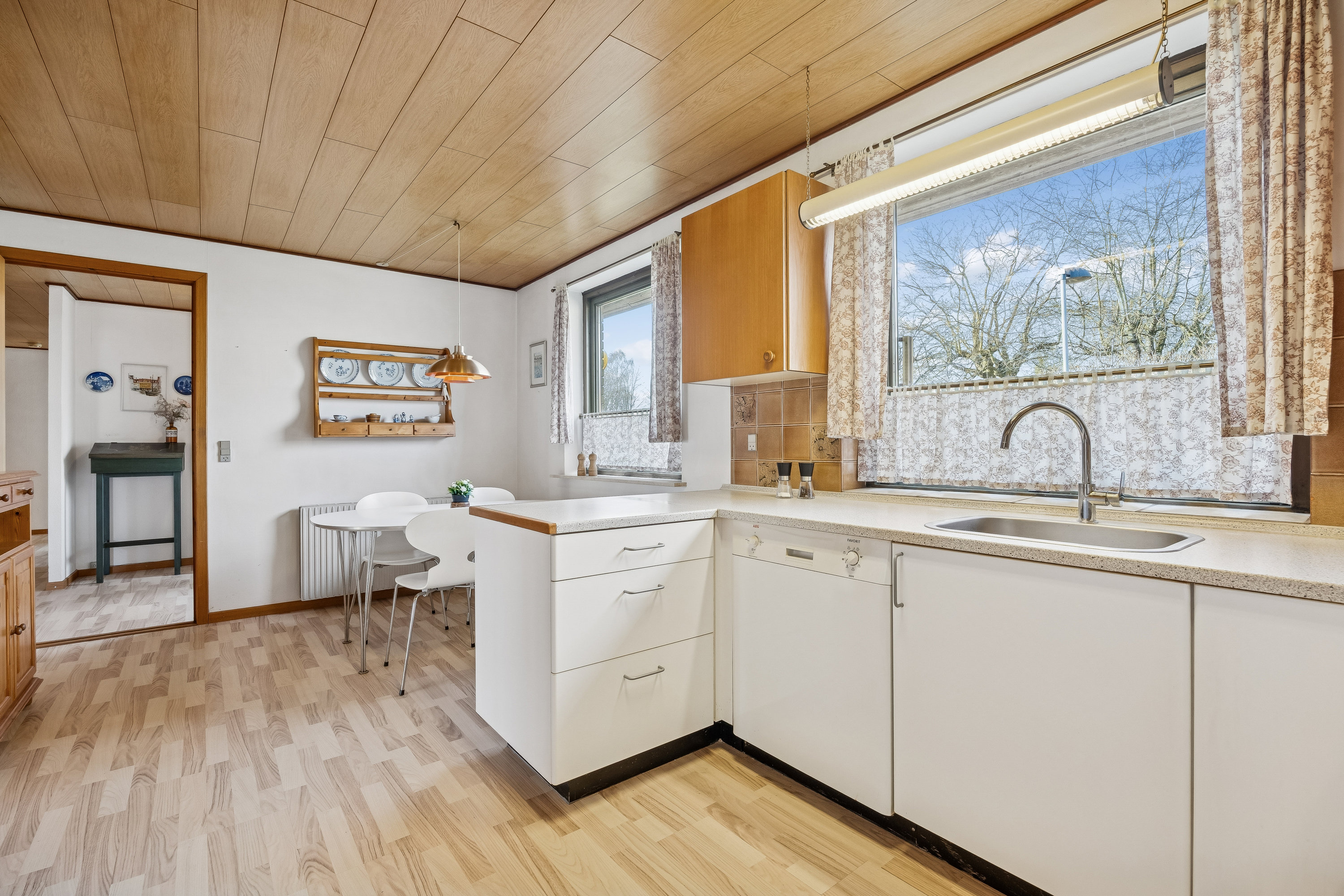 Fremhævet køkken billede i fuldskærmstilstand. Billede af Højbuen 2, 4270 Høng