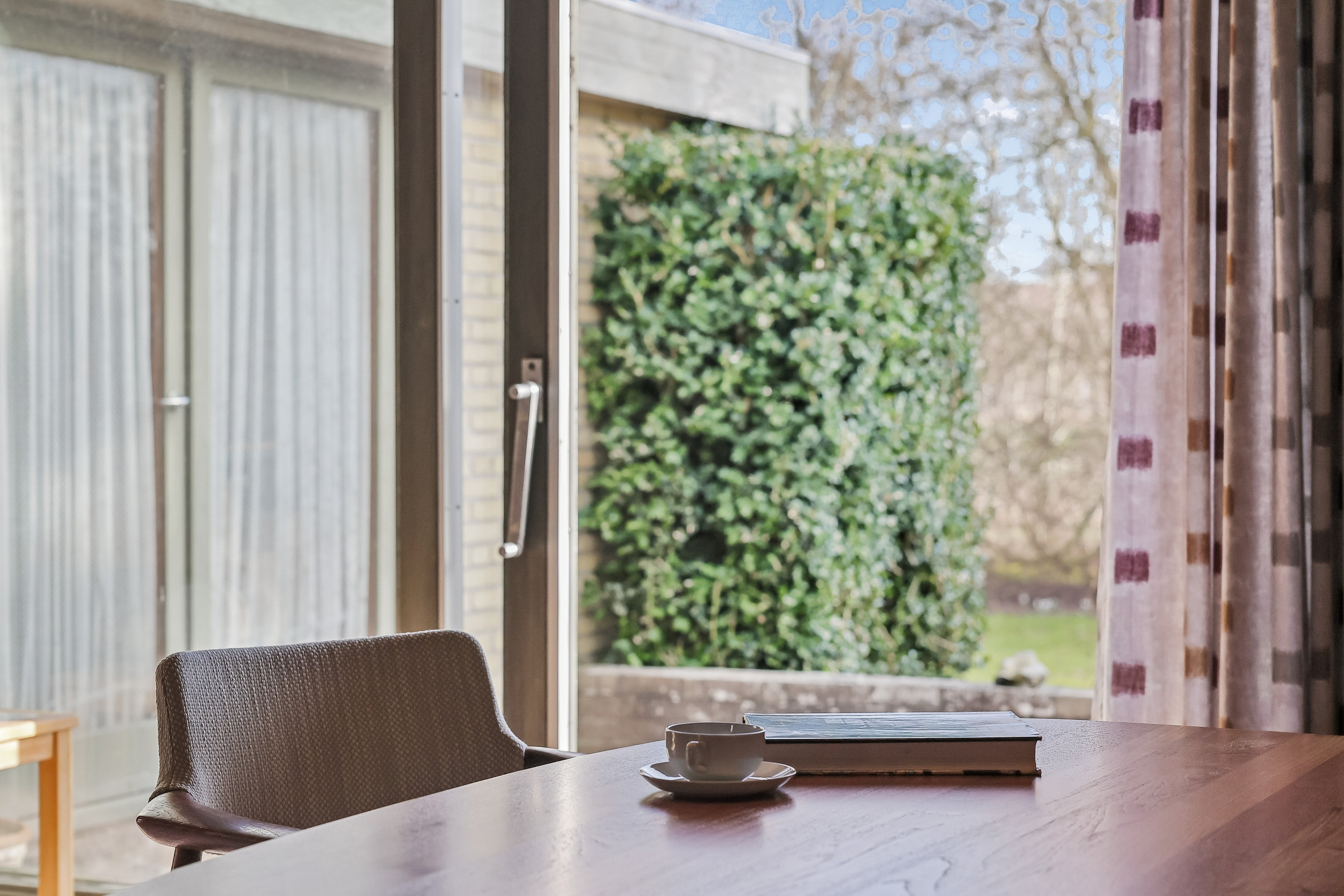 Fremhævet stue billede i fuldskærmstilstand. Billede af Højbuen 2, 4270 Høng