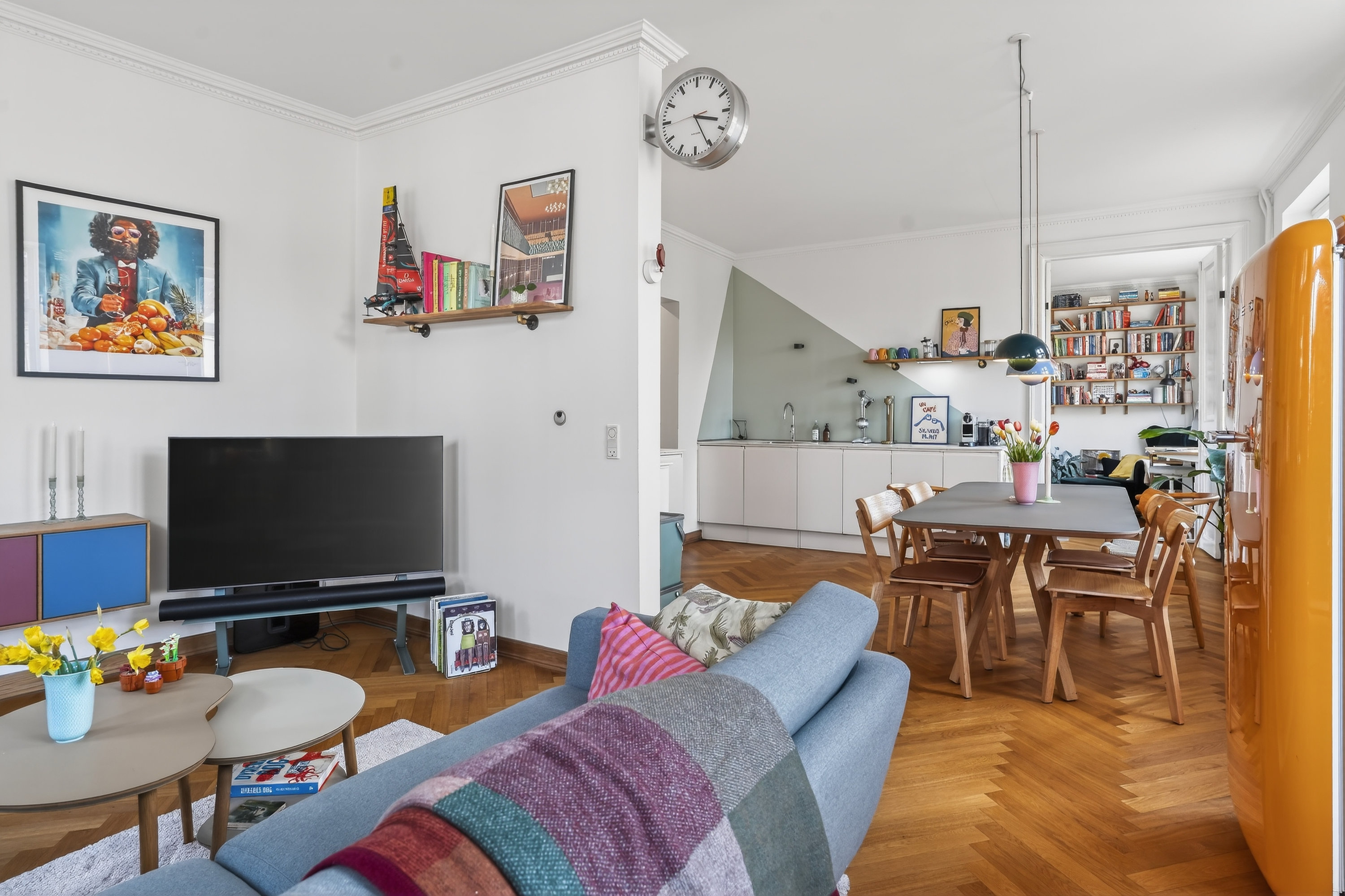 Fremhævet stue billede i fuldskærmstilstand. Billede af Gyldenstræde 5, 1. th., 3000 Helsingør