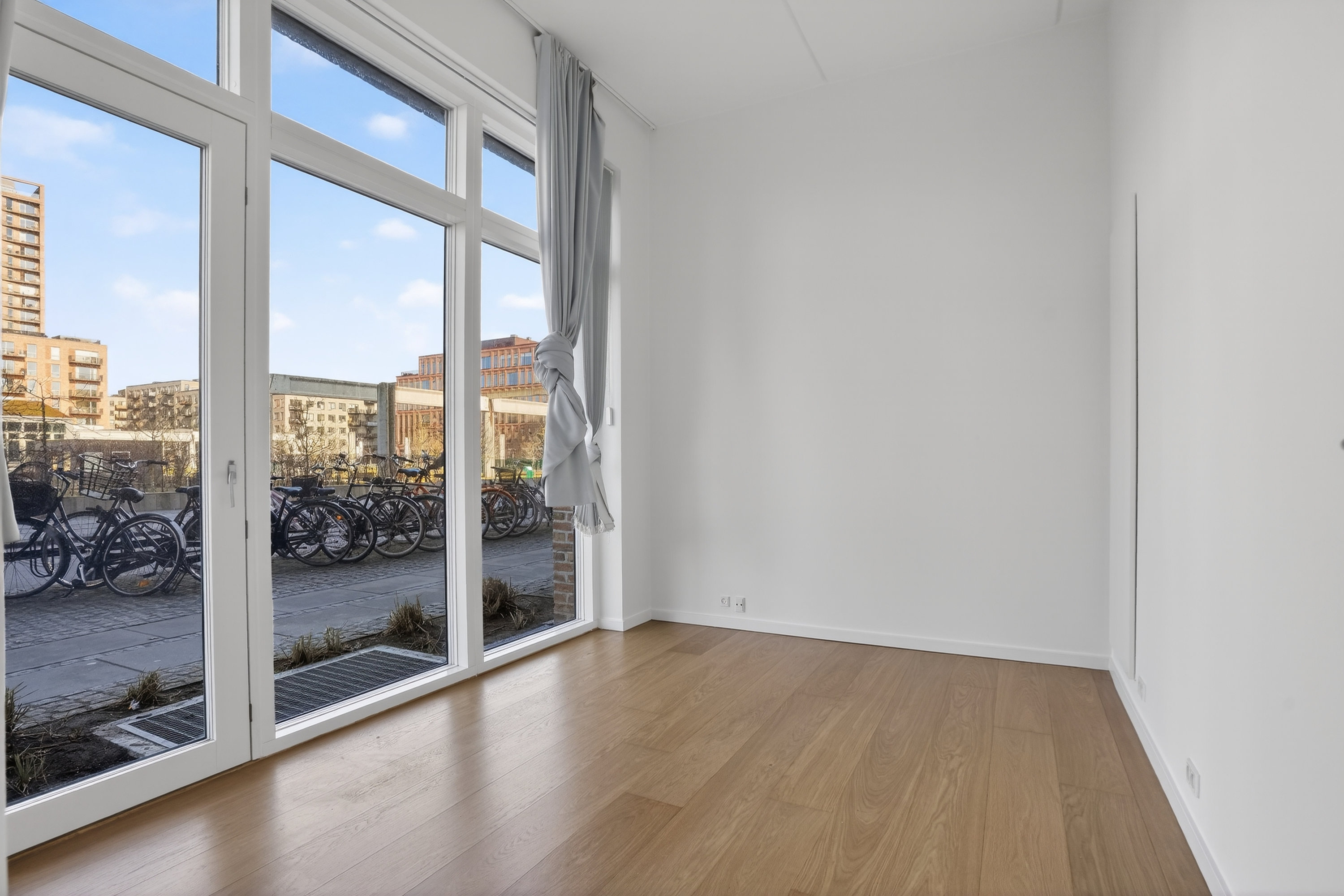 Fremhævet stue billede i fuldskærmstilstand. Billede af Paradisæblevej 82, st.. 1., 2500 Valby